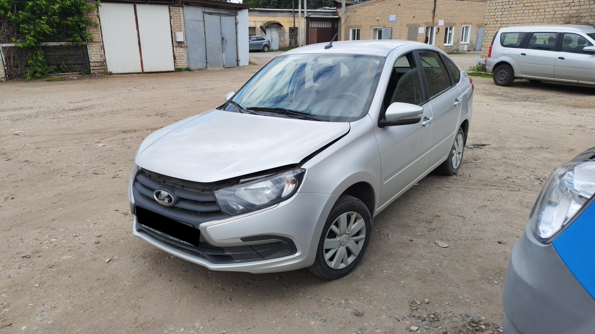 ВАЗ (LADA) Granta 1.6 MT (90 л.с.)