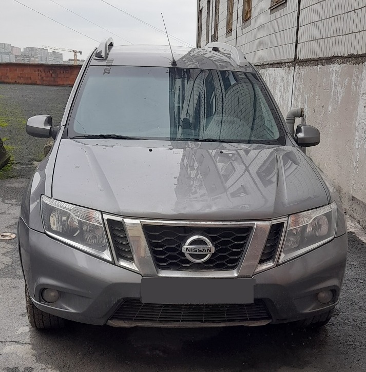 Nissan Terrano 2.0 4WD AT (143 л.с.)