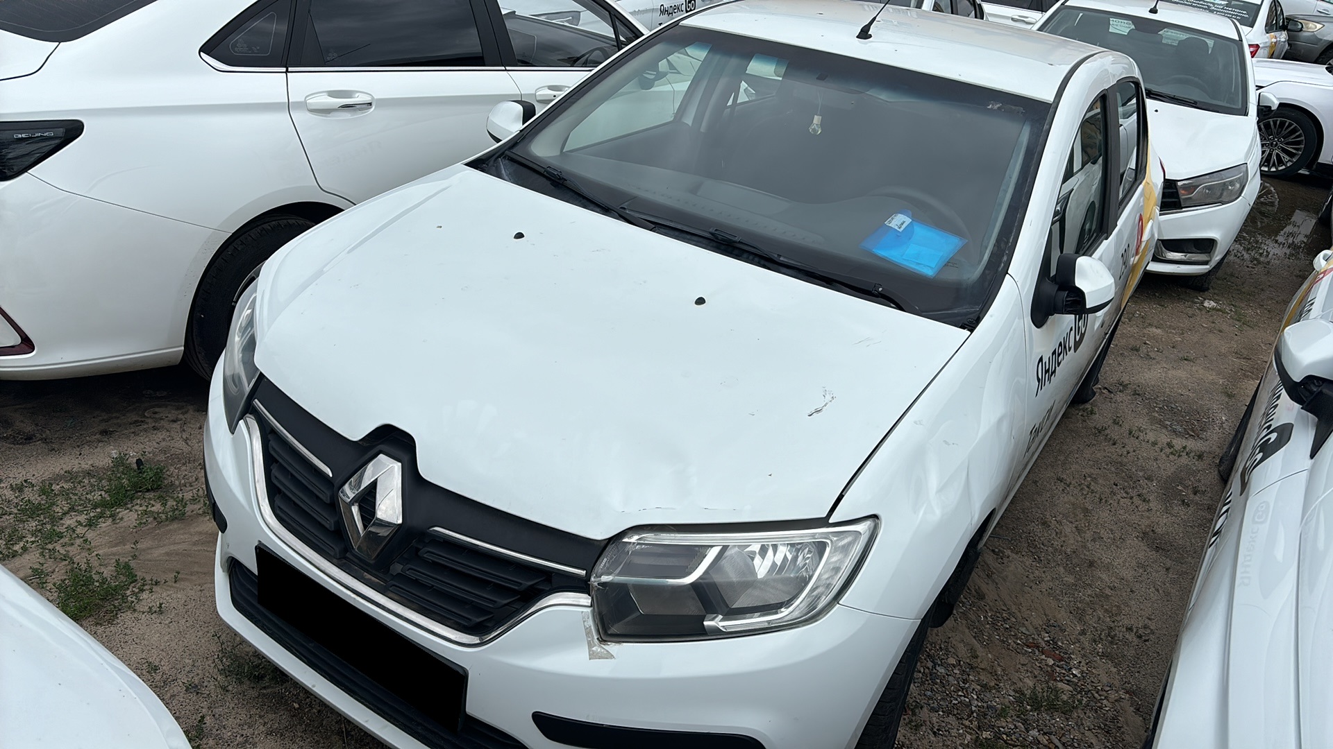 Renault Logan 1.6 MT (82 л.с.)