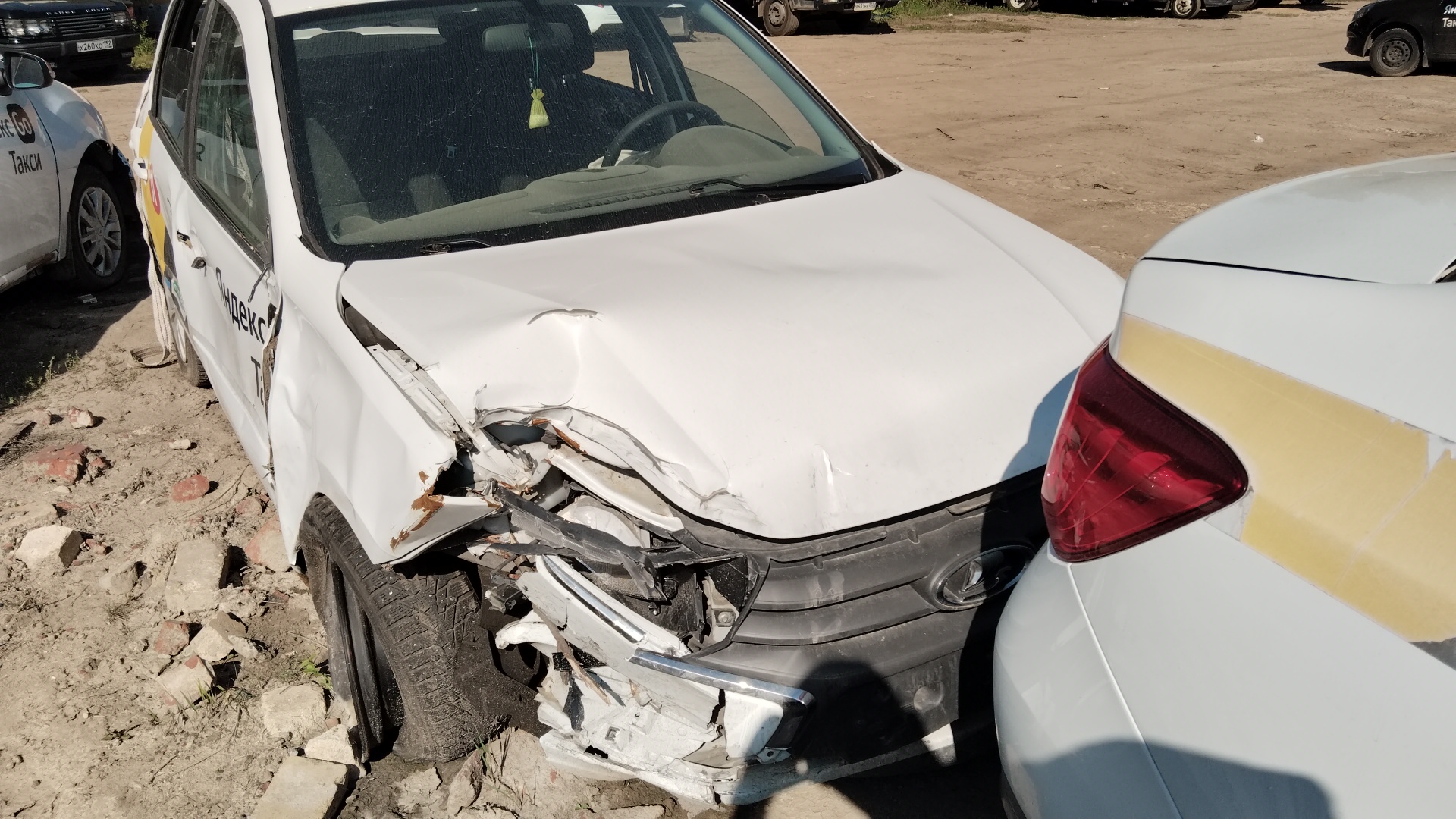 ВАЗ (LADA) Granta 1.6 MT (90 л.с.)
