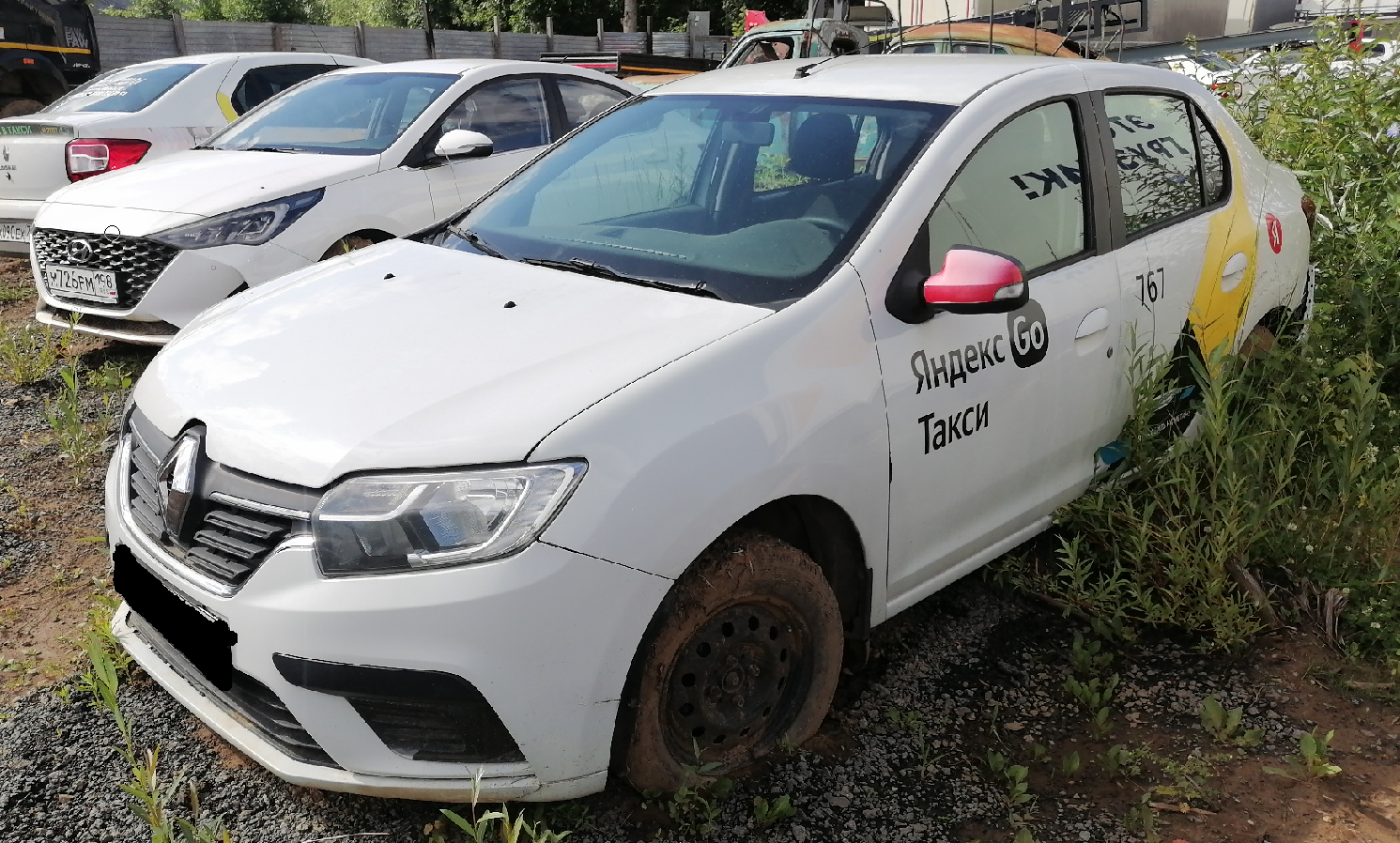 Renault Logan 1.6 MT (82 л.с.)