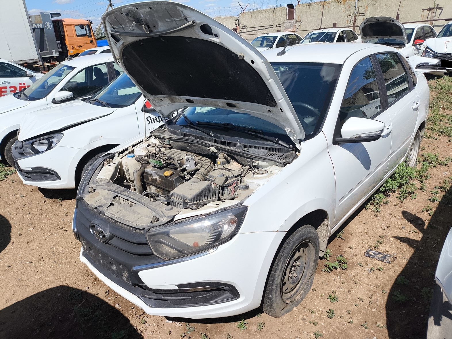 ВАЗ (LADA) Granta 1.6 MT (90 л.с.)