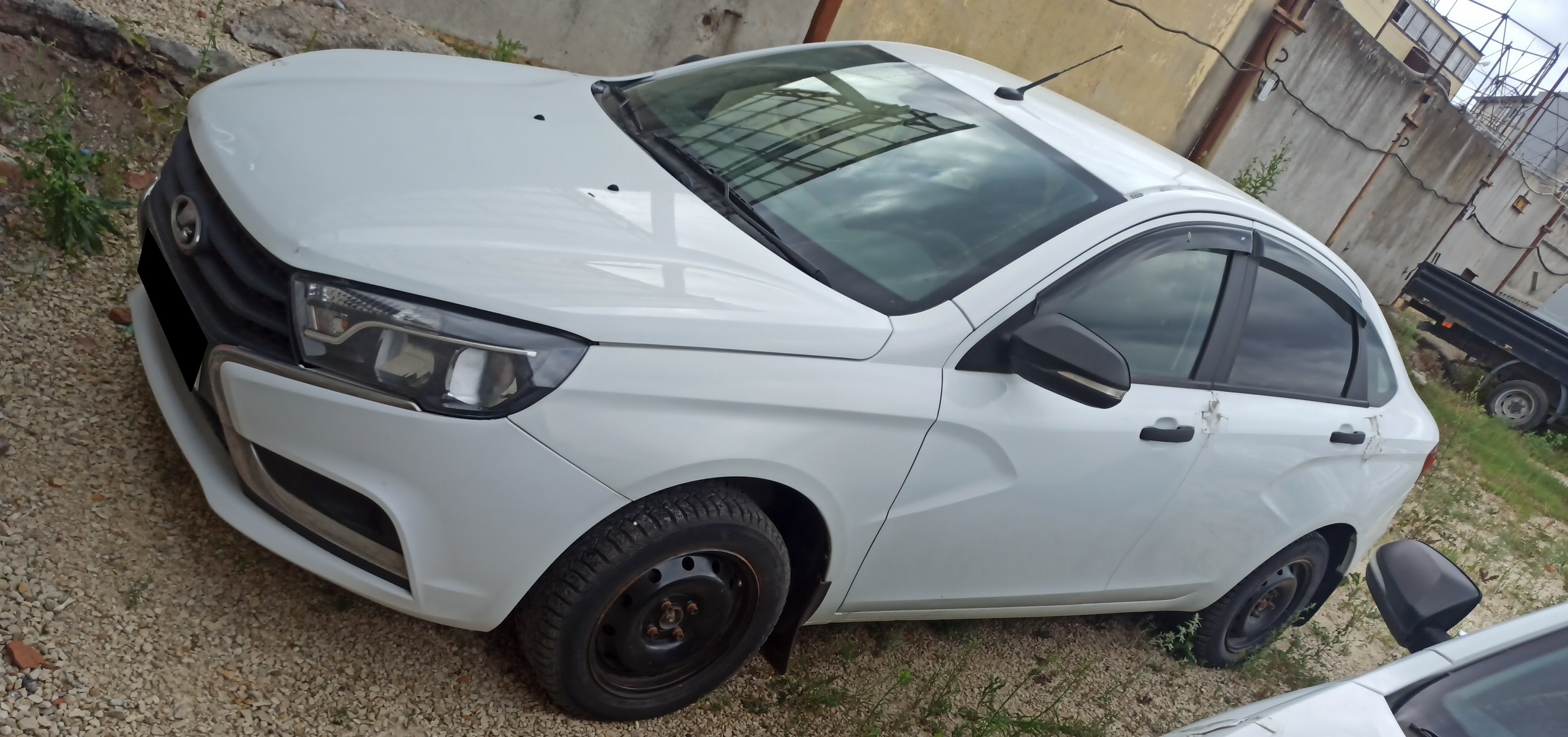 ВАЗ (LADA) Vesta 1.6 MT (106 л.с.)