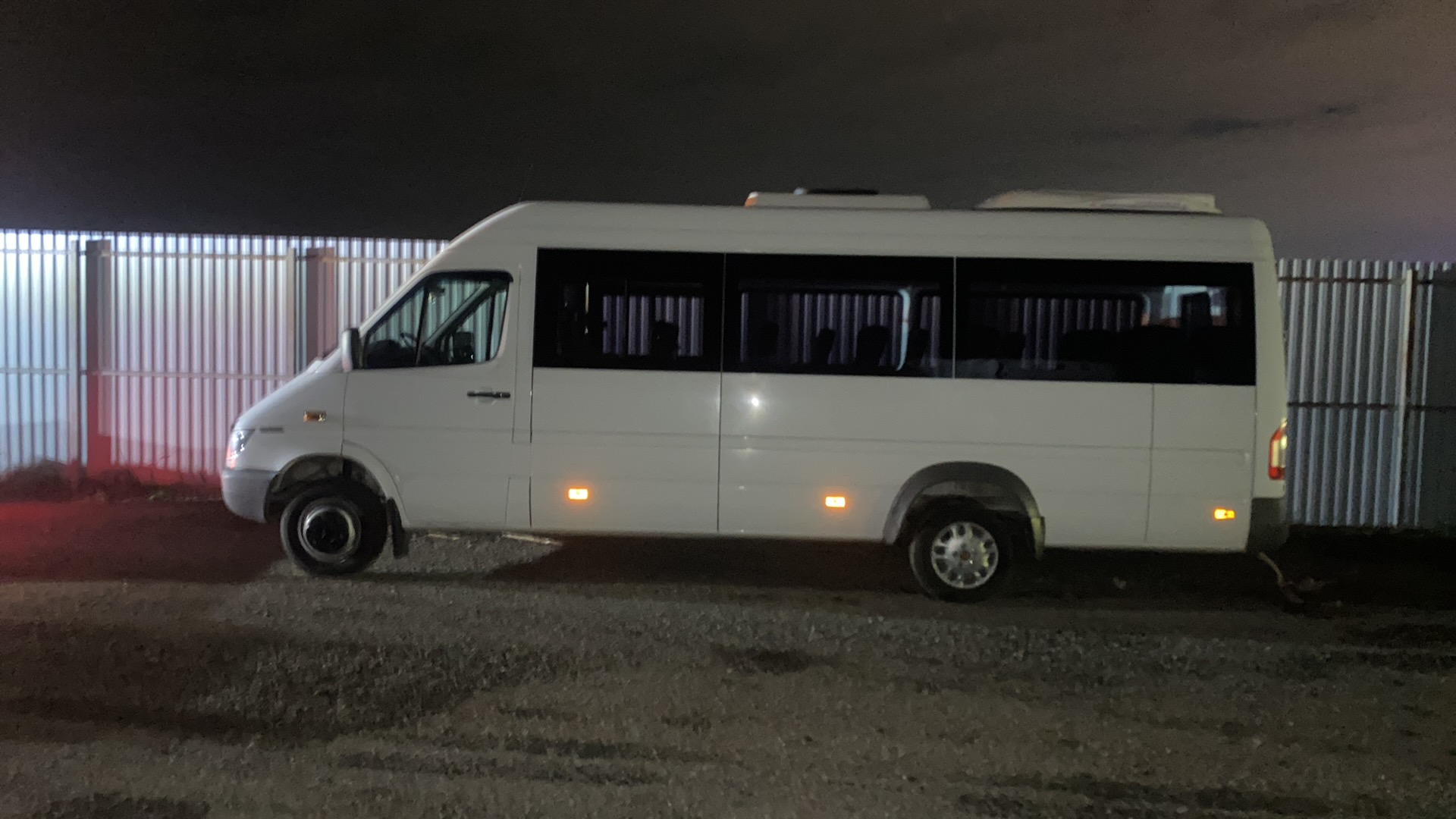 Mercedes-Benz-223237