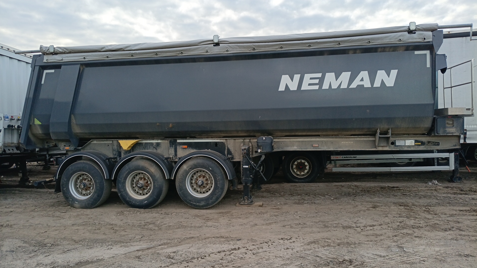 Полуприцеп-самосвал Grunwald 9453-0000010-50