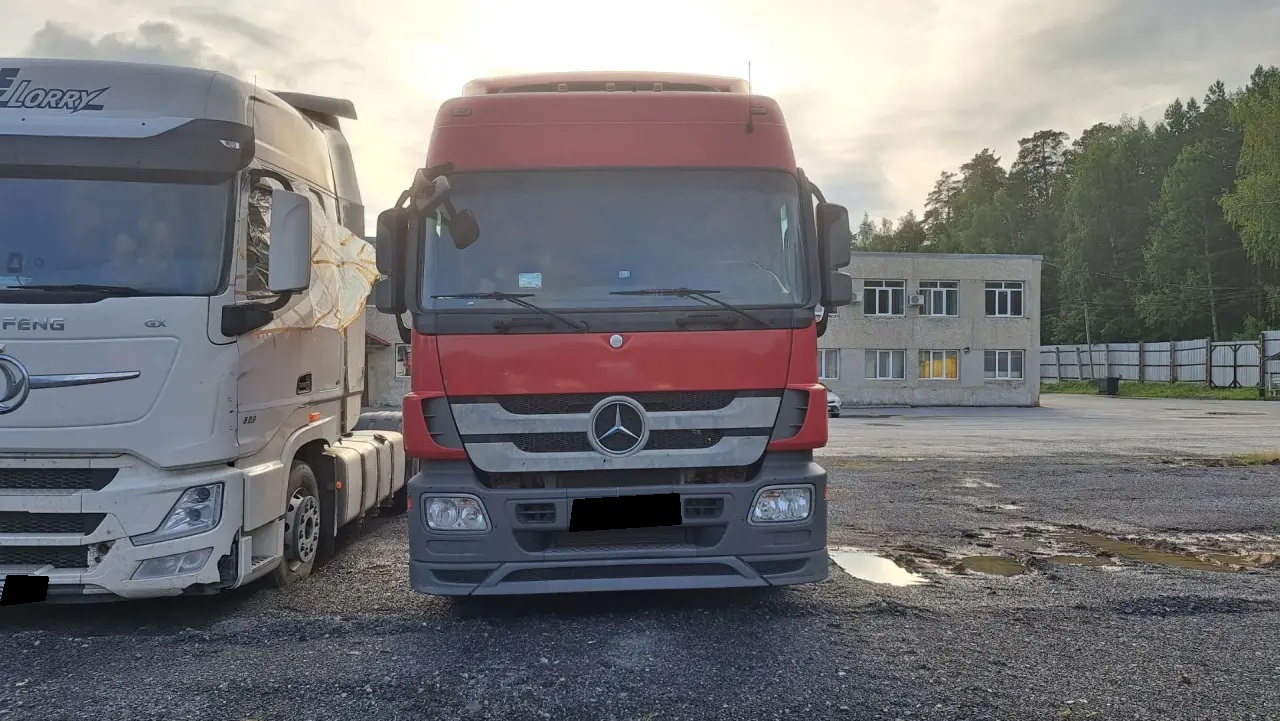 Тягач седельный Mercedes-Benz Actros (1841LS)