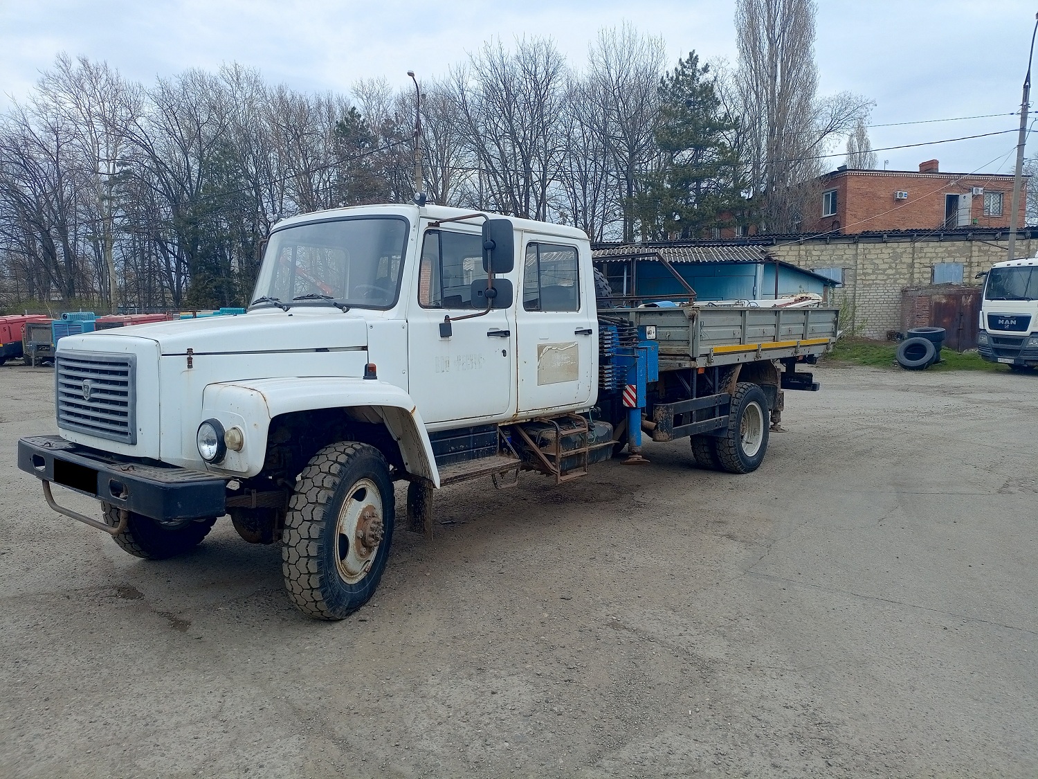 Кран-манипулятор Двина 3200.8-33086 на базе шасси Газ