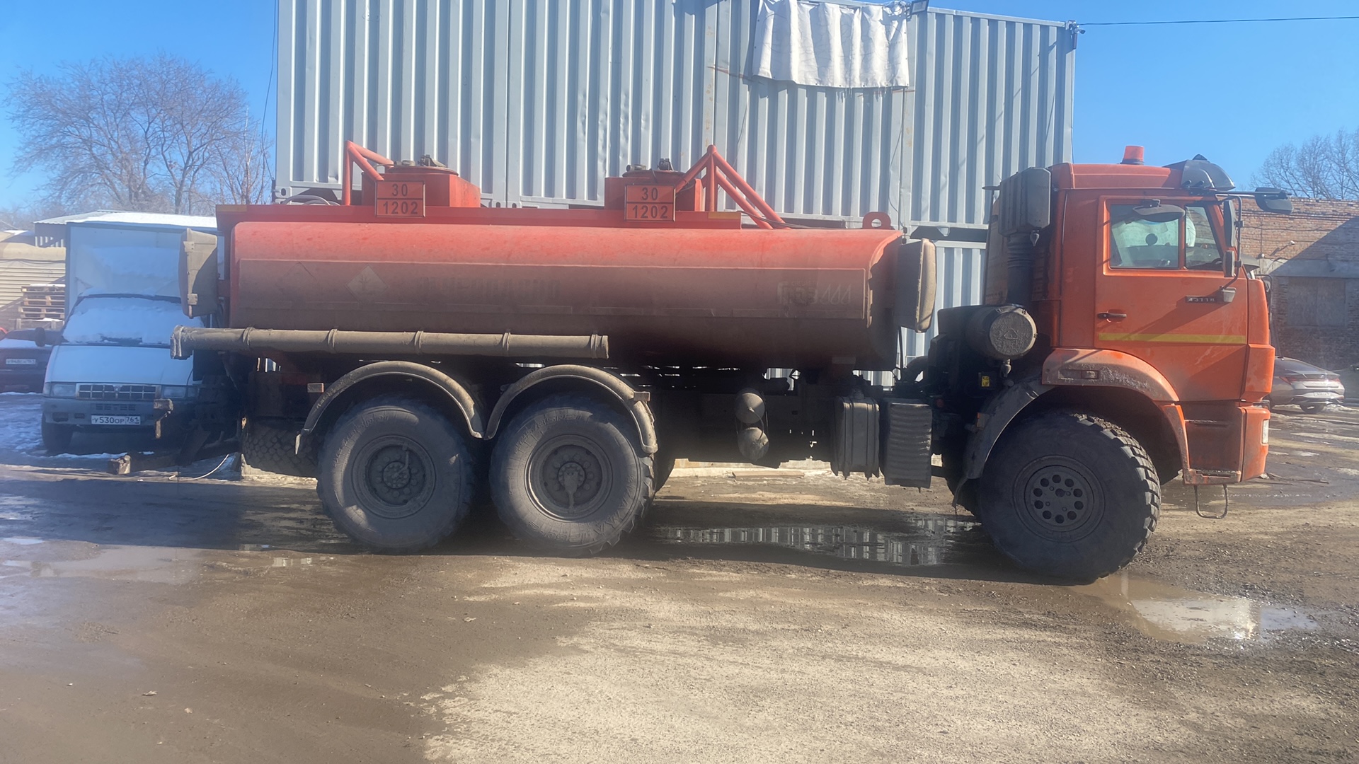Автотопливозаправщик Граз GRK66 на шасси Камаз 56167-51 (56167-0000010-51)