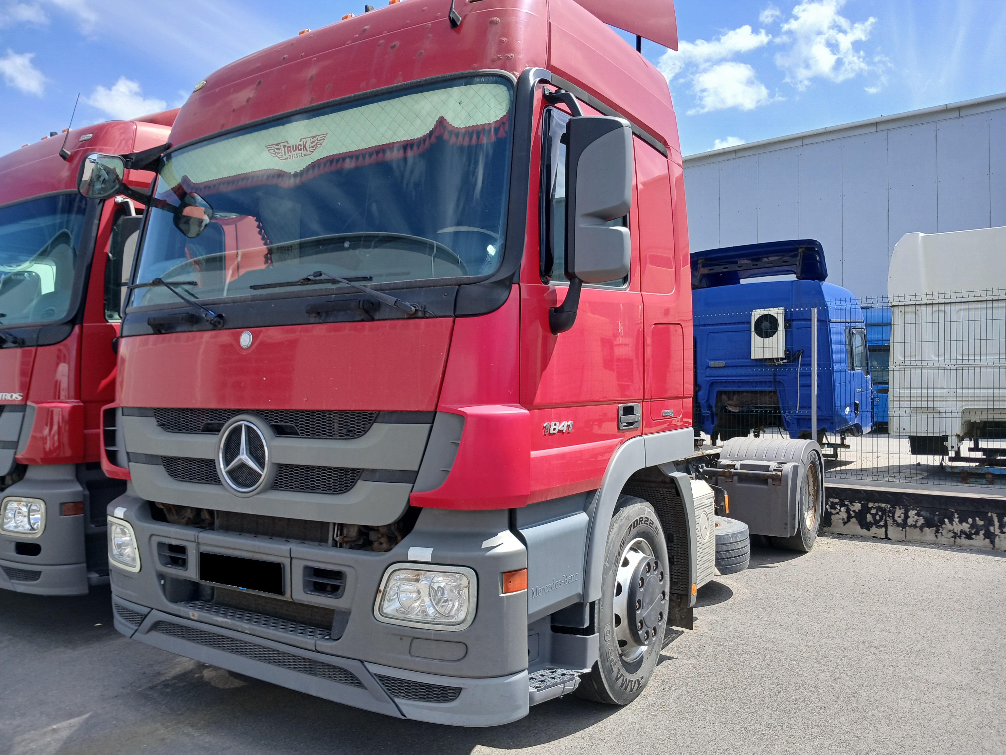 Тягач седельный Mercedes-Benz Actros (1841 LS)