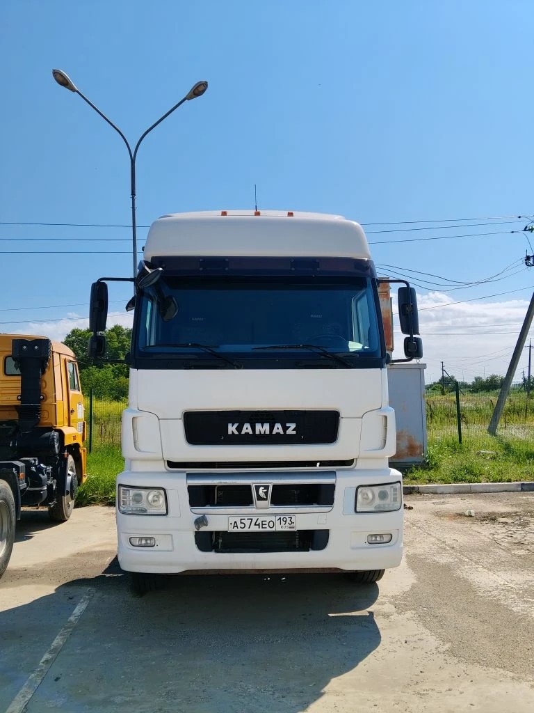 Тягач седельный КАМАЗ 5490-S5 (М1840)