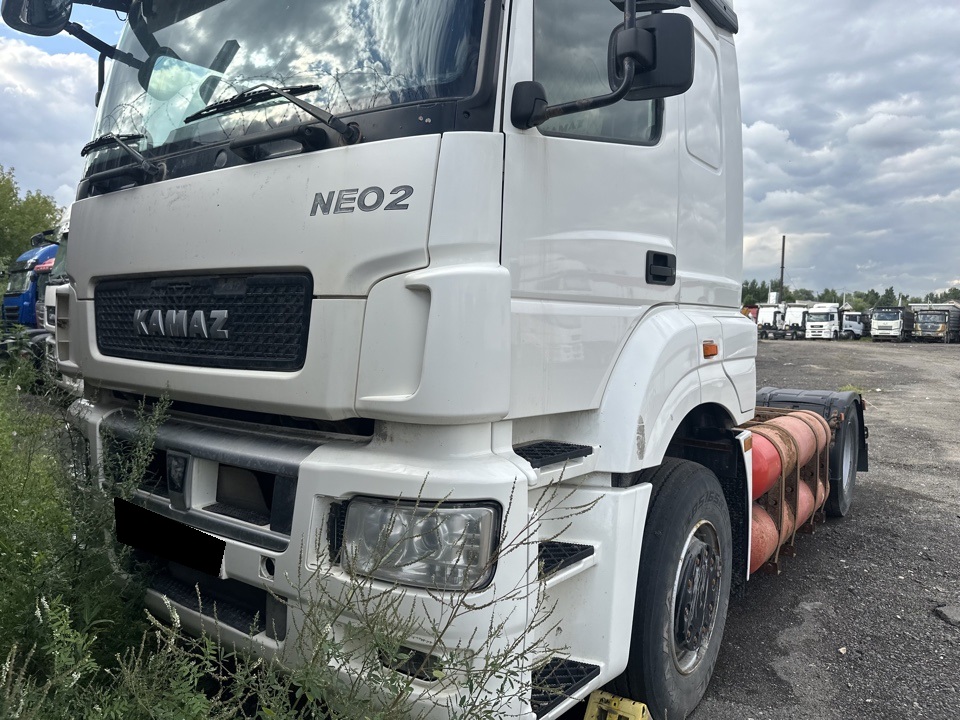 Тягач седельный КАМАЗ M1840 (5490-5Р)