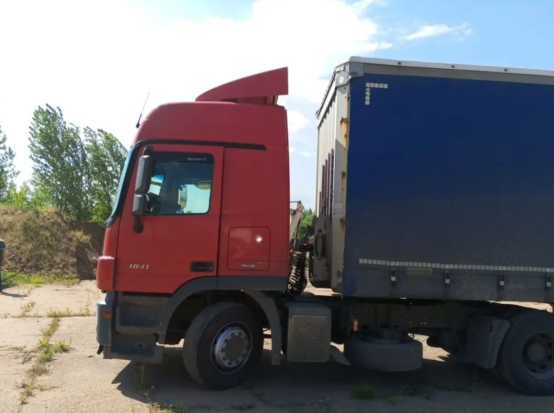 Тягач седельный Mercedes-Benz Actros 1841LS