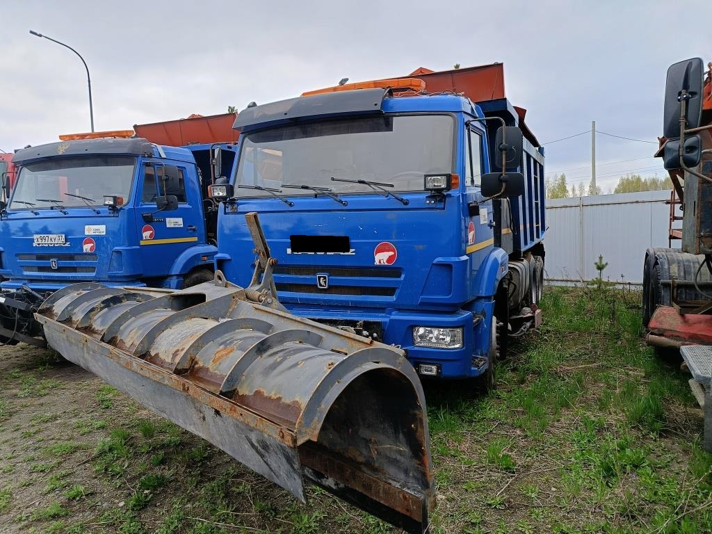 Машина дорожная комбинированная на самосвале КАМАЗ 65115 (КДМ СМОЛМАШ -7881021)