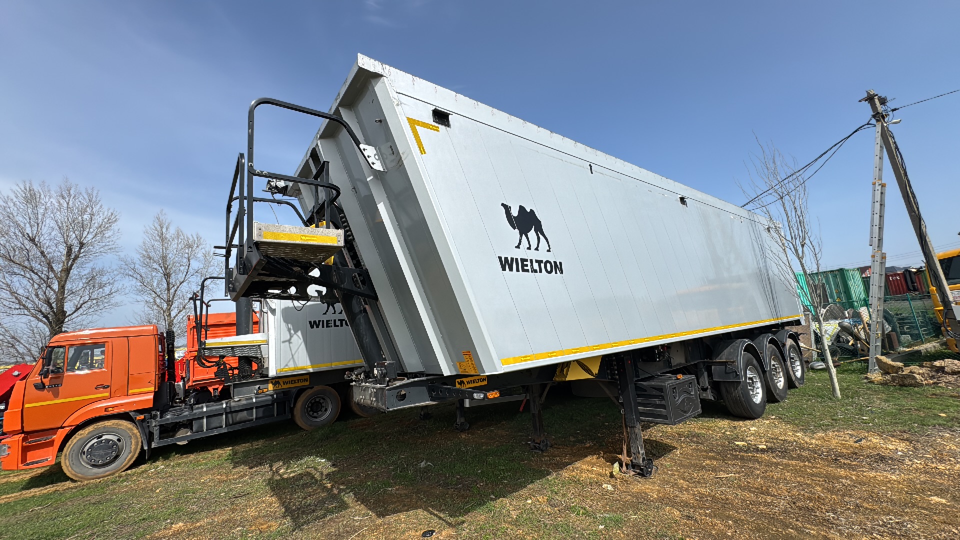 Полуприцеп самосвал Wielton NW3A55SD