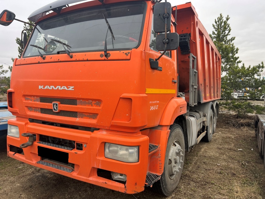 Самосвал КАМАЗ 6520-53