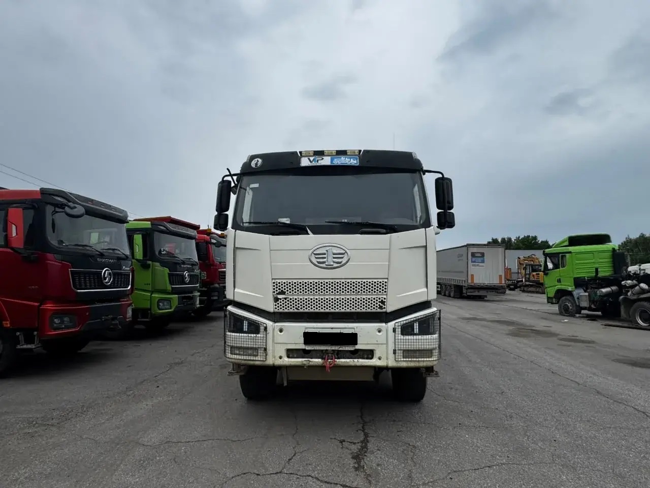 Самосвал FAW J6