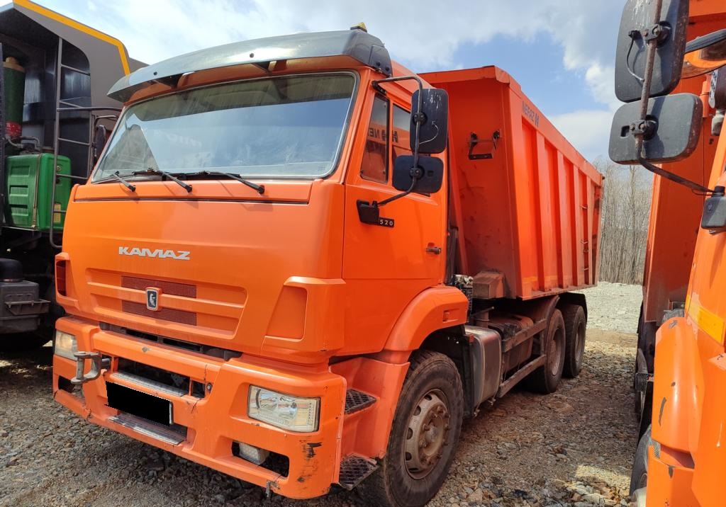 Самосвал КАМАЗ 6520-43