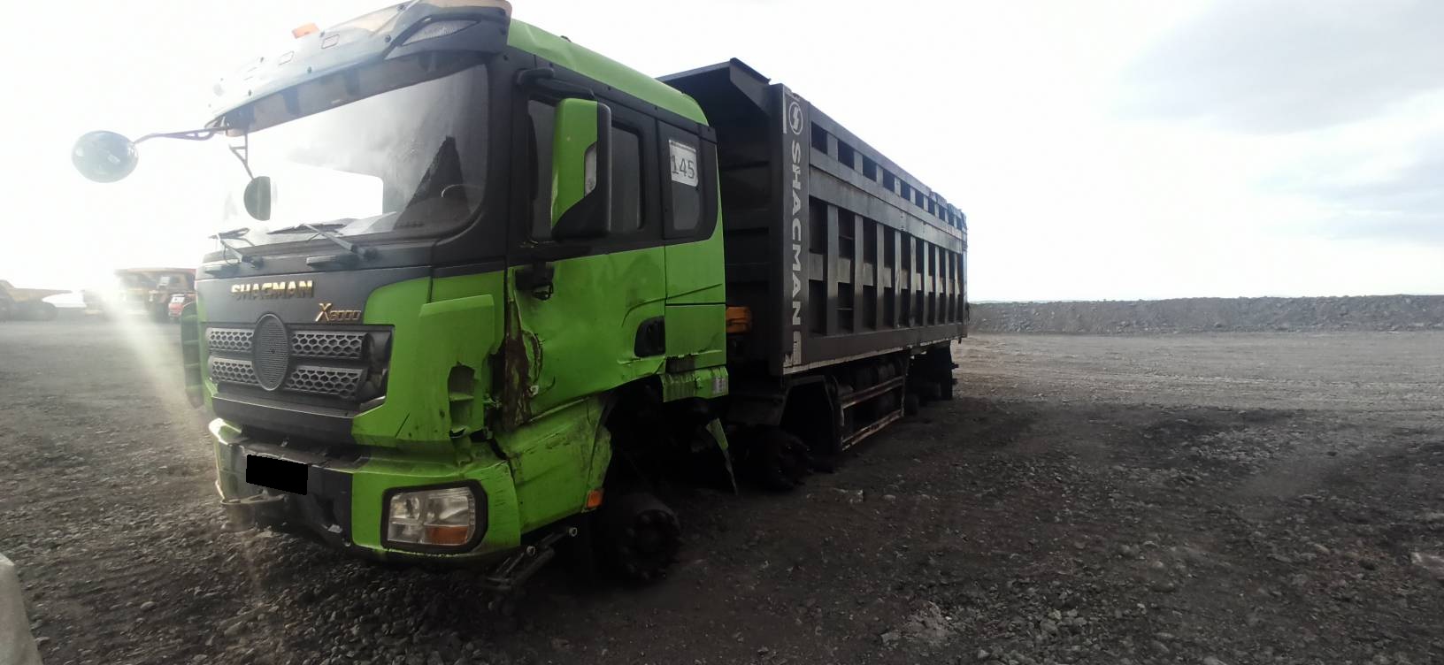 Самосвал Shacman SX33186V366