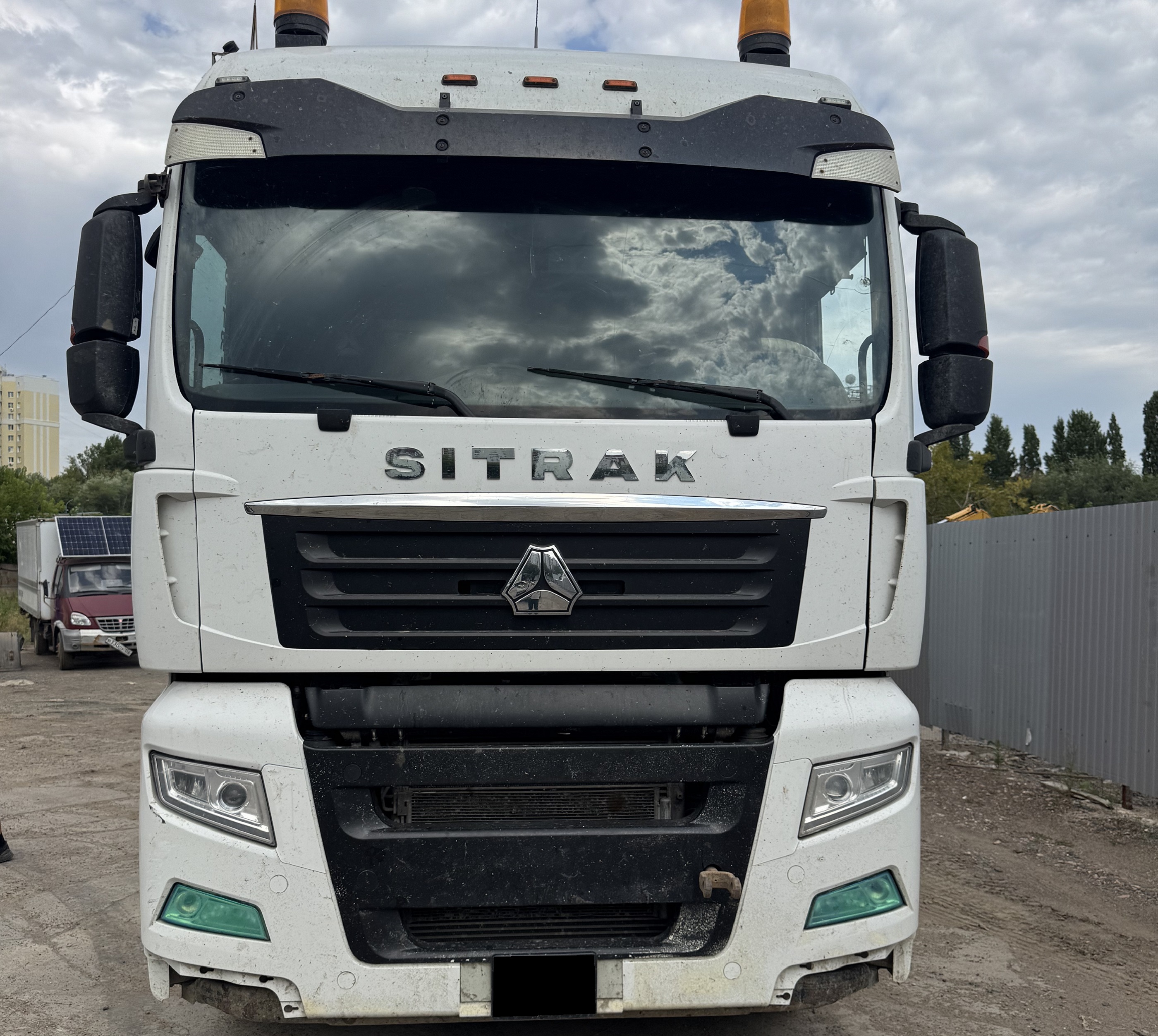 Тягач седельный Sitrak C7H (ZZ4256V364HE)