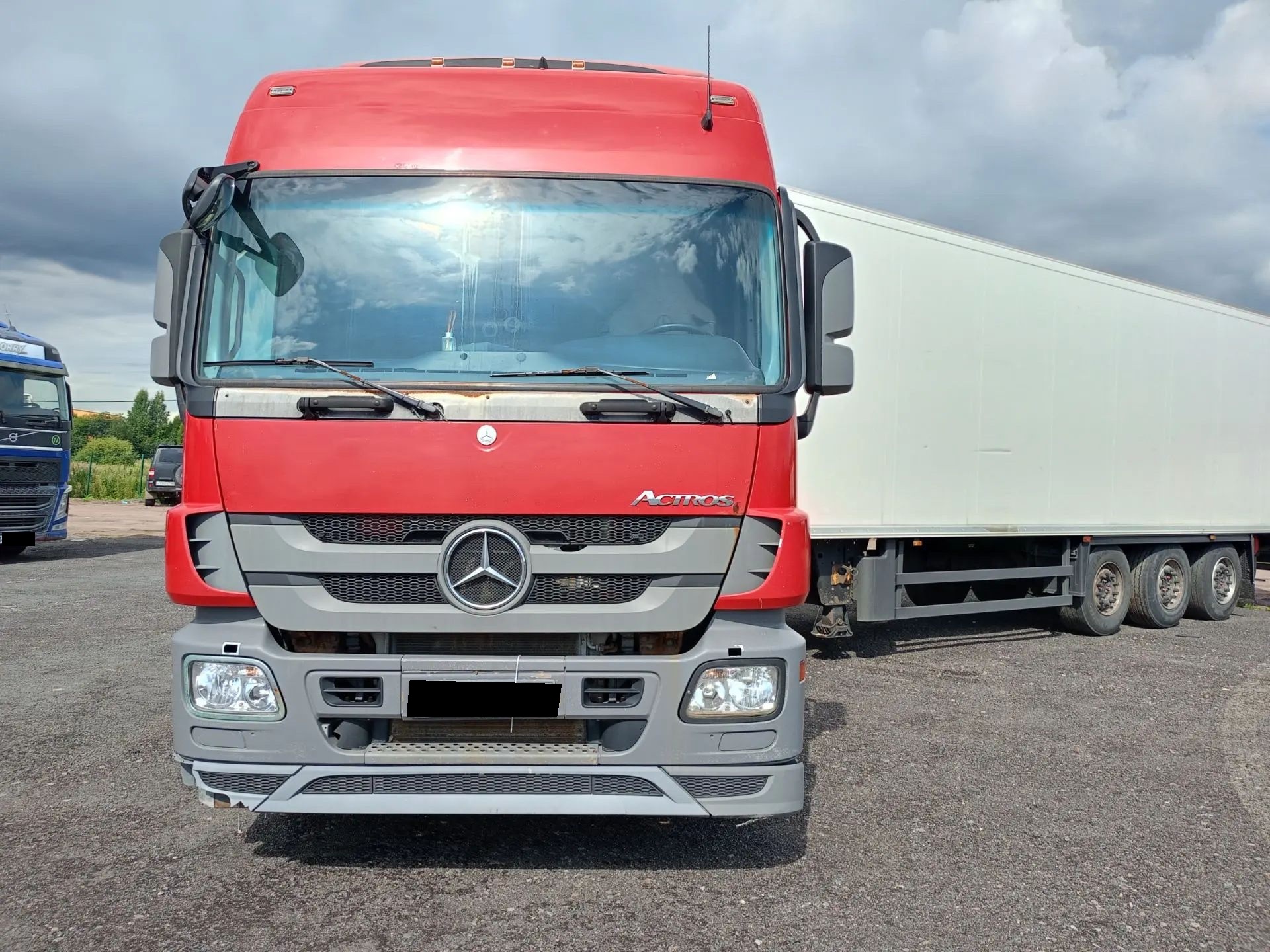 Тягач седельный Mercedes-Benz Actros (1841 LS)
