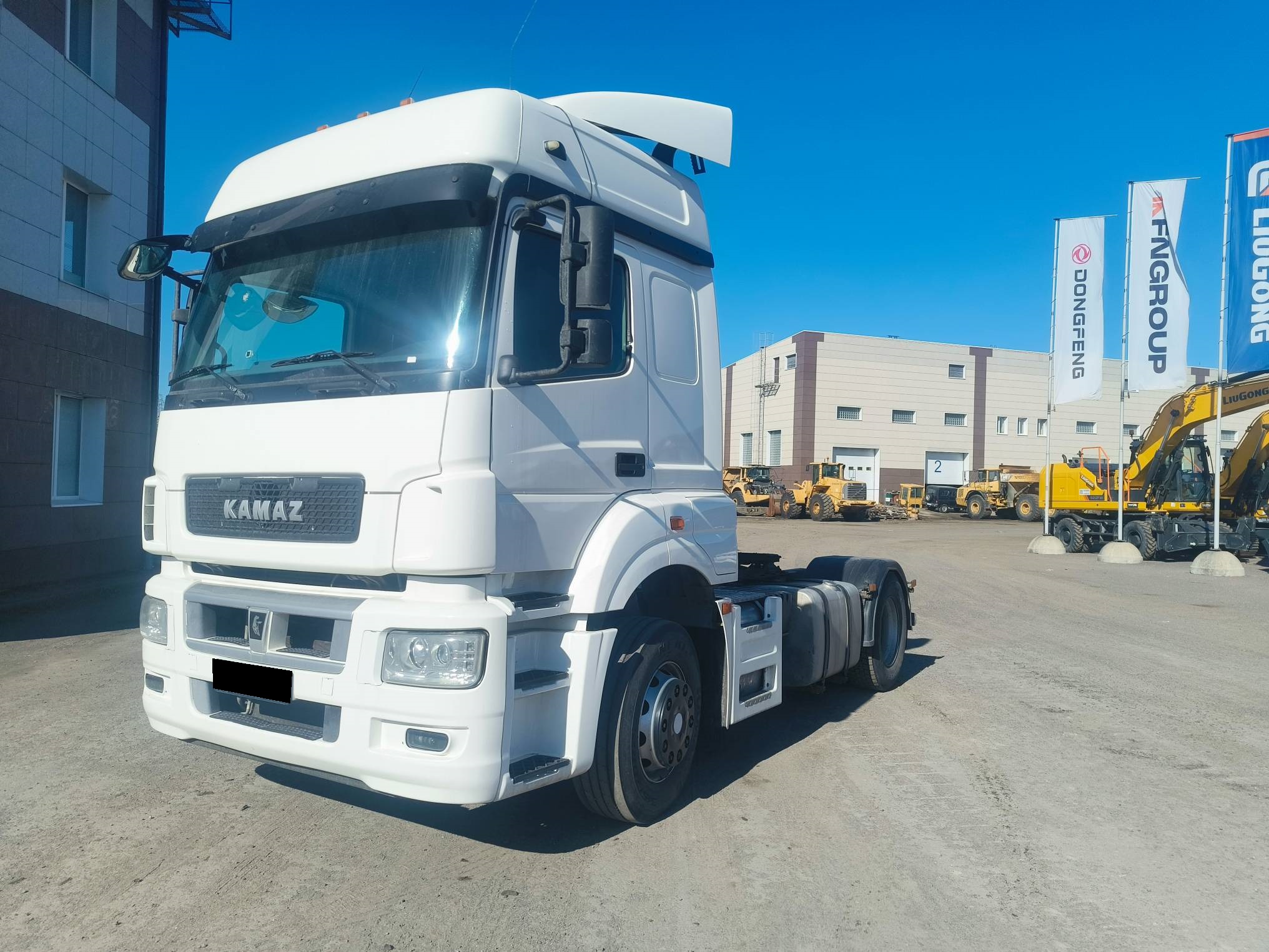 Тягач седельный КАМАЗ 5490-S5