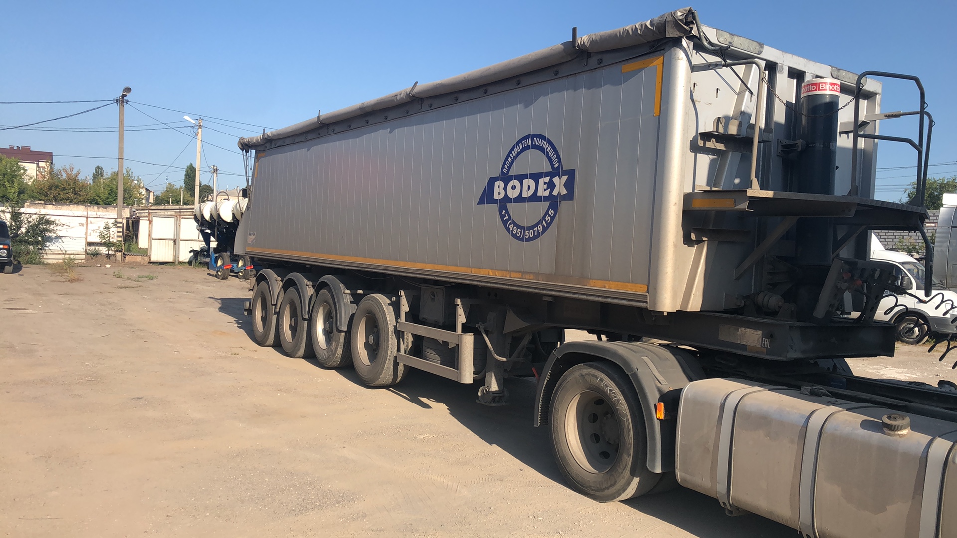 Полуприцеп Bodex Kis 4WA1