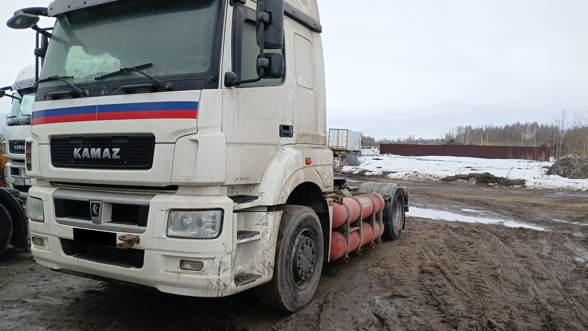 Тягач седельный КАМАЗ M1840 (5490-5Р)