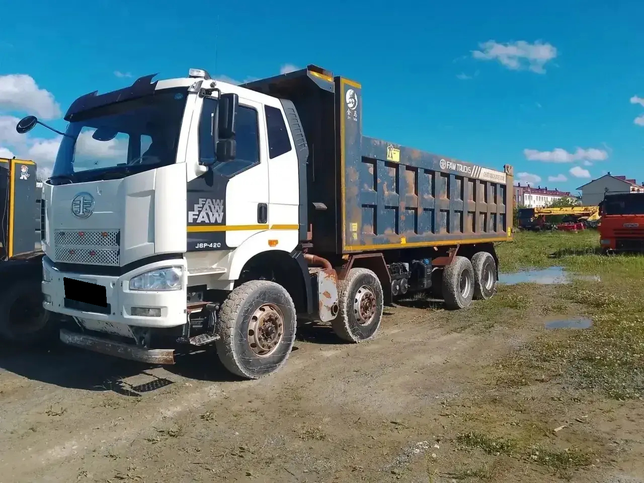 Самосвал FAW J6 (CA3310P66K24T4E5)