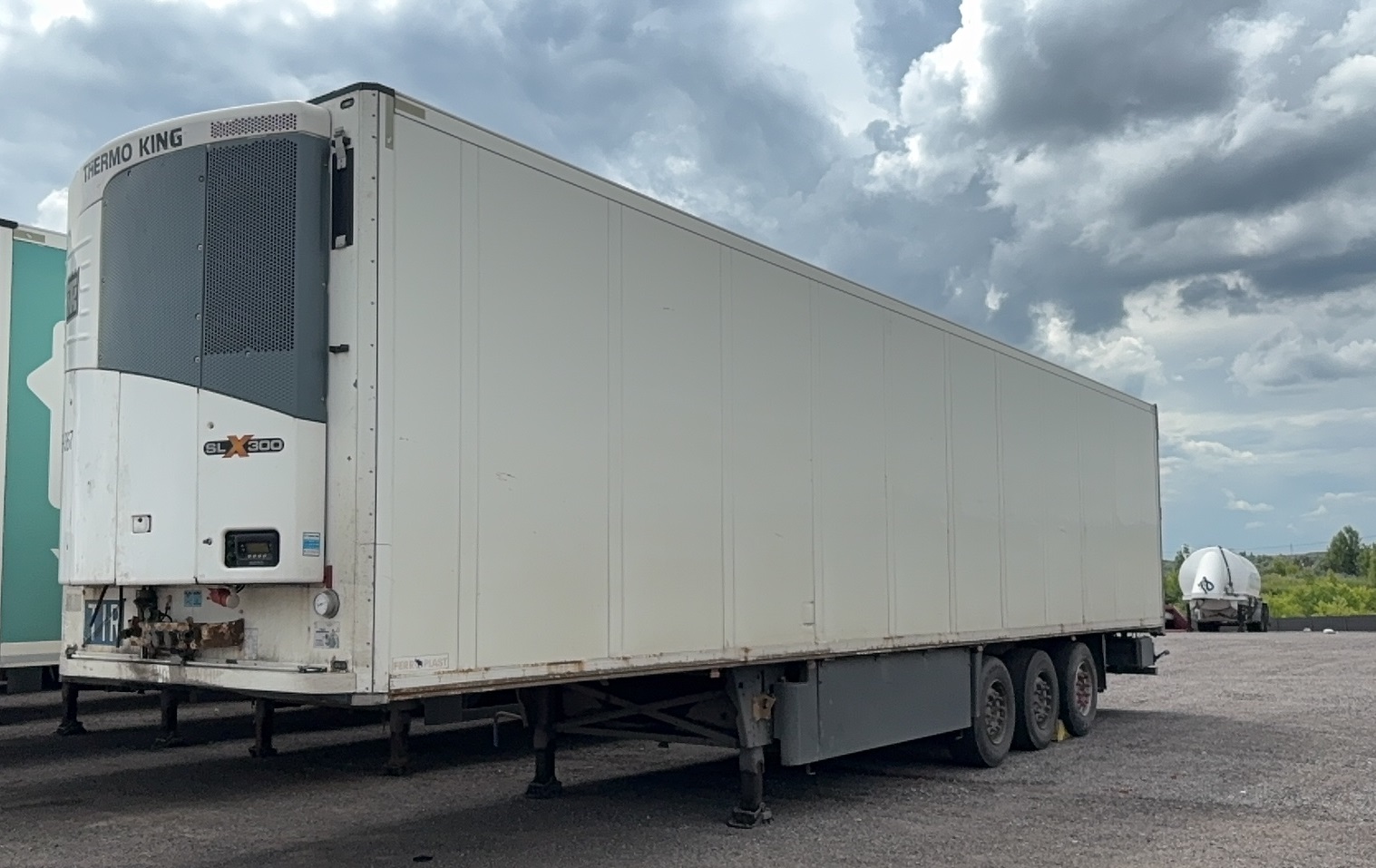Полуприцеп-рефрижератор Schmitz Cargobull SKO 24