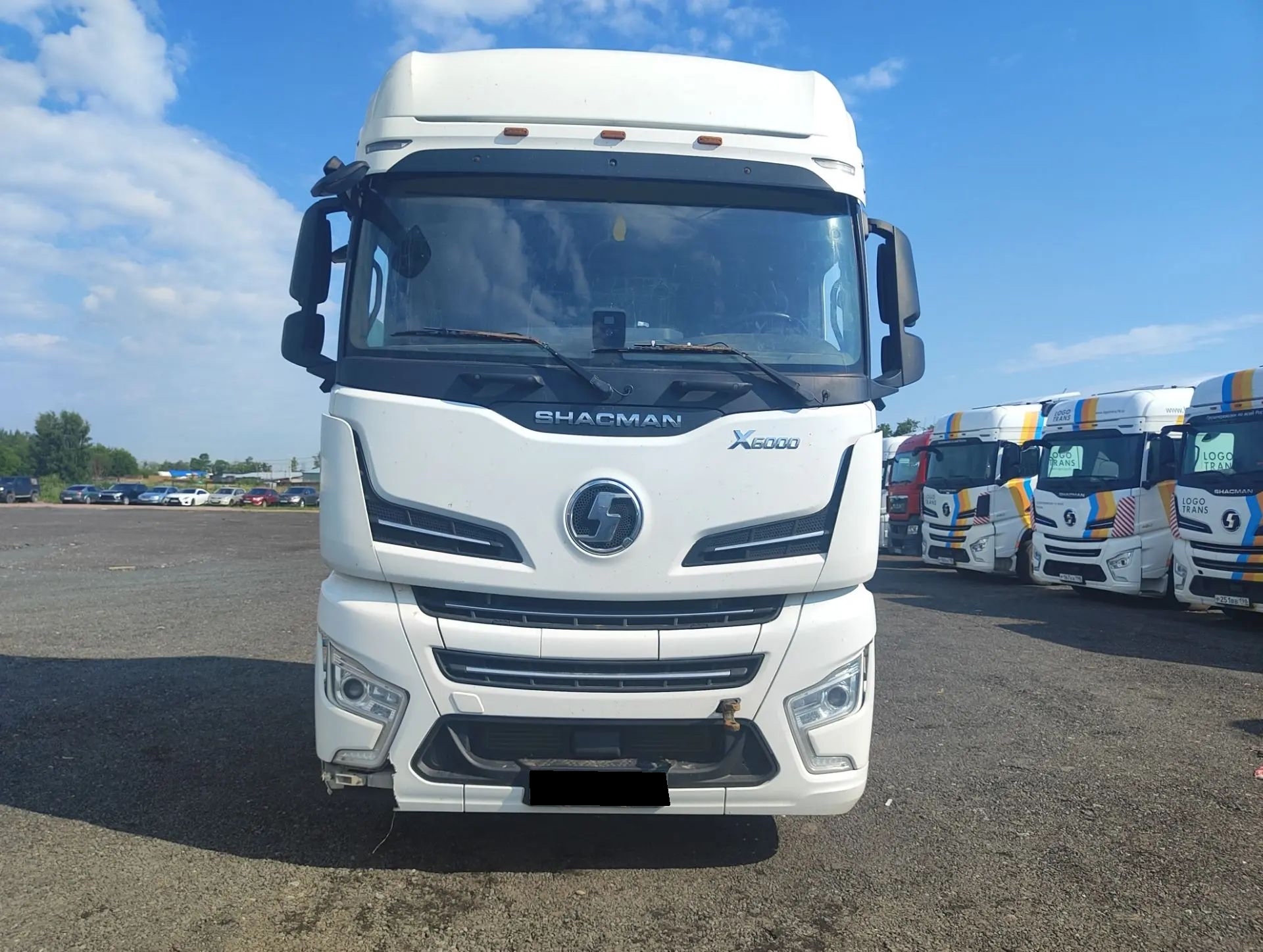 Тягач седельный Shacman SX4188YY381