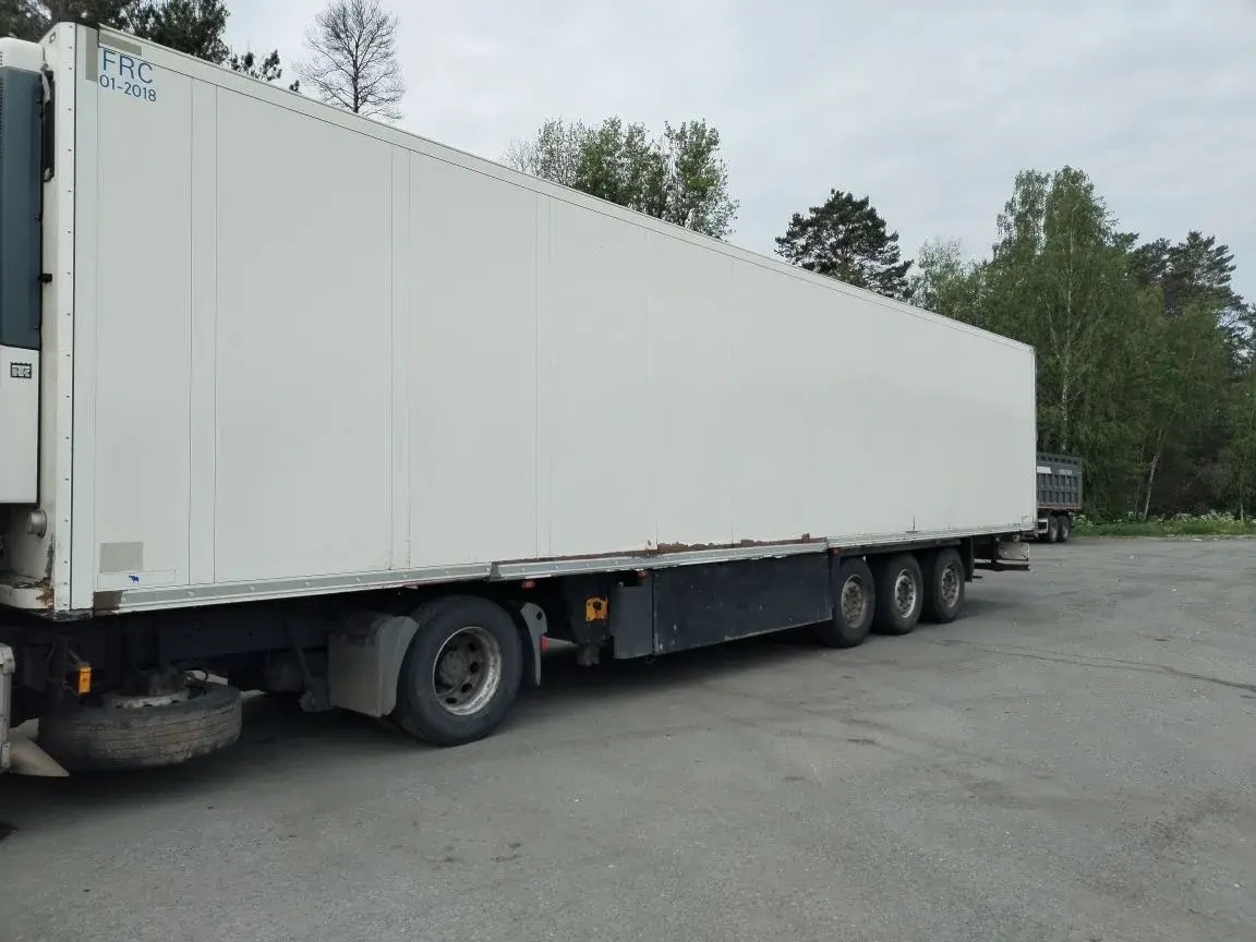 Полуприцеп-рефрижератор Schmitz Cargobull SKO 24