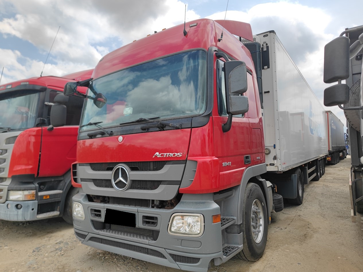 Тягач седельный Mercedes-Benz Actros (1841LS)