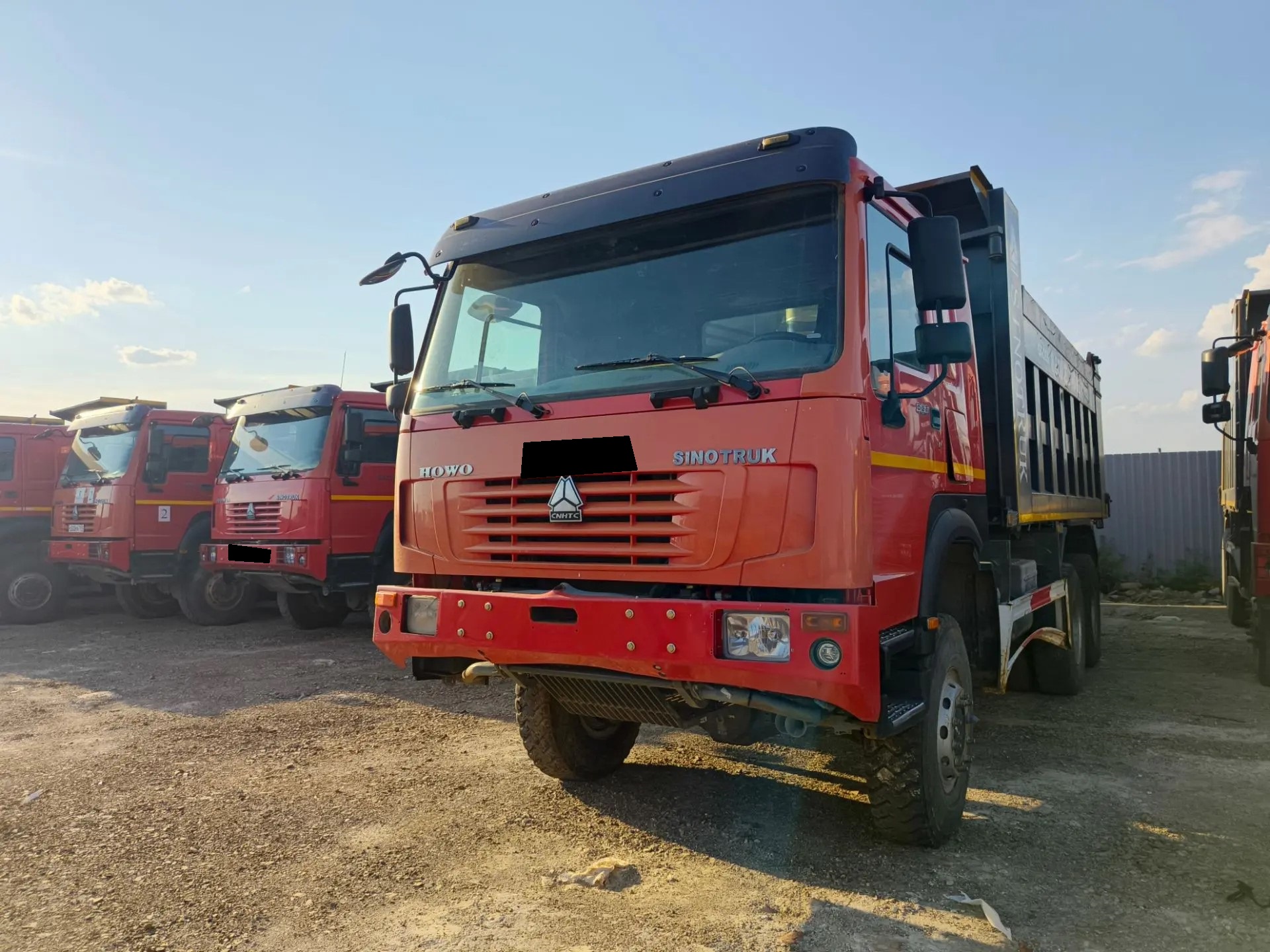 Самосвал Howo ZZ3327S3857E
