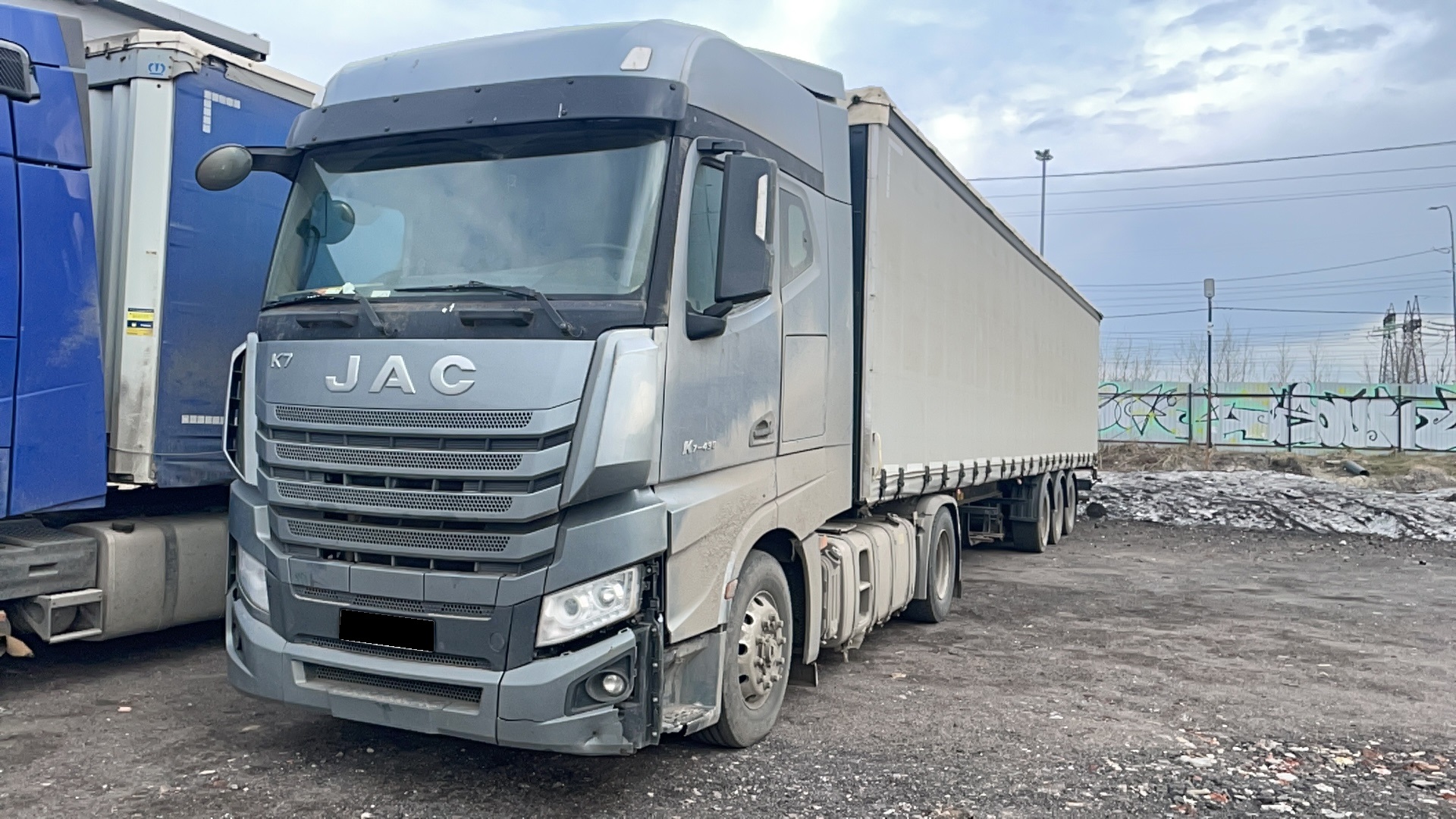Тягач седельный Jac K7