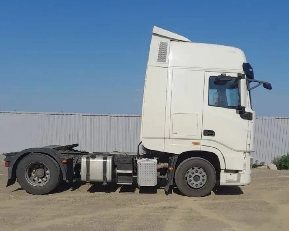 Тягач седельный Dongfeng GX (DFH4180)