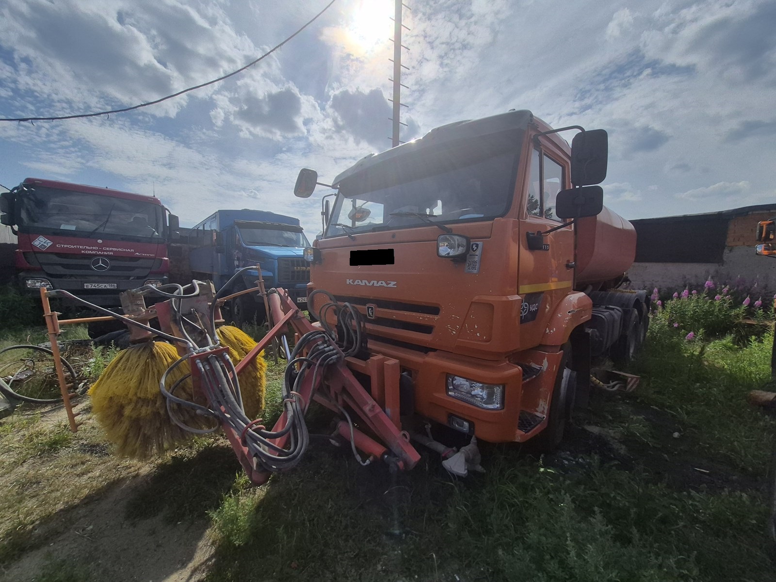 Комбинированная дорожная машина 6843К3 (Камаз 65115)