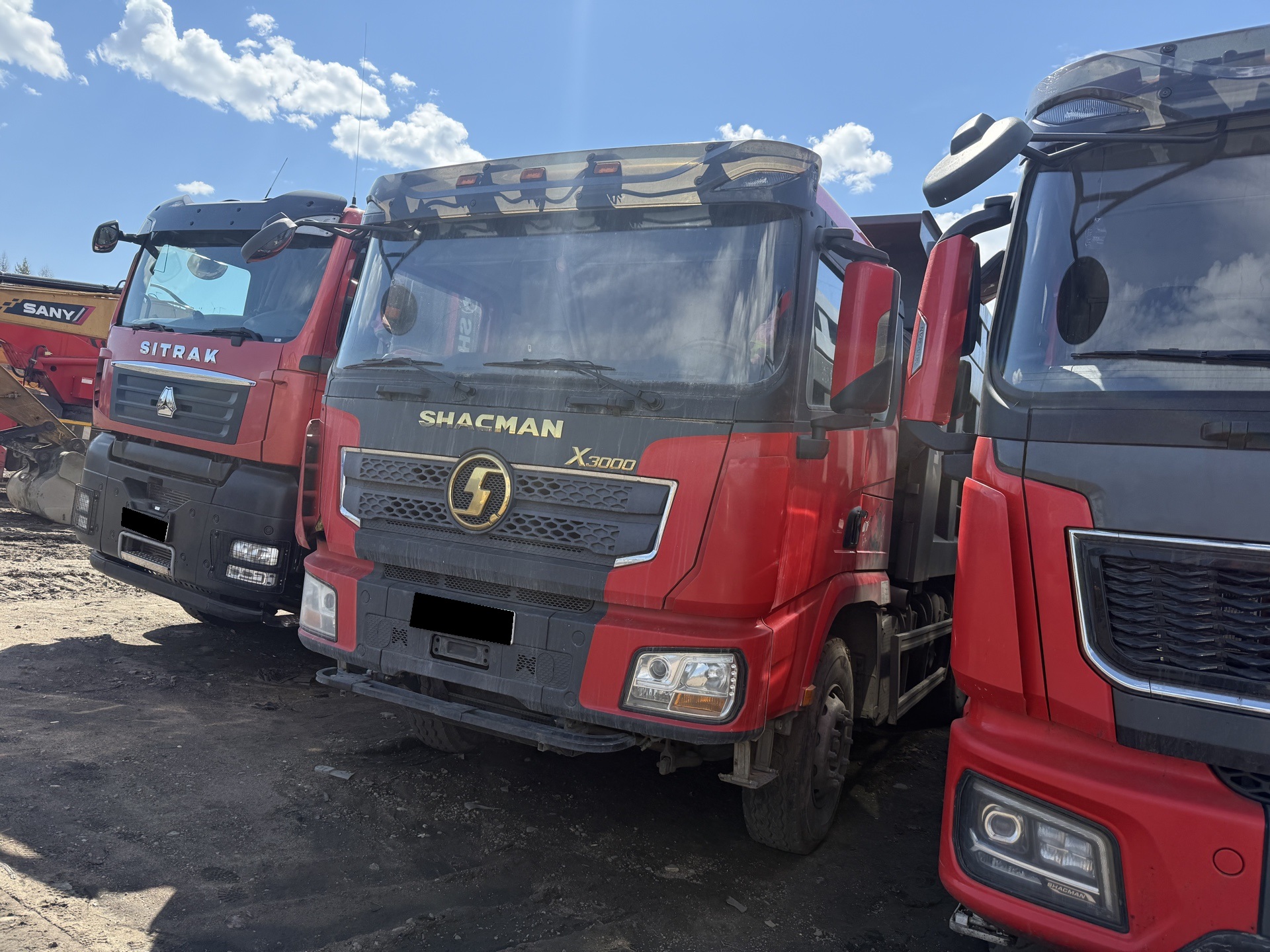 Самосвал Shacman SX32586W384C