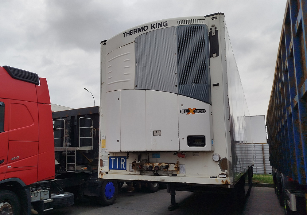 Полуприцеп Schmitz Cargobull SKO24/L