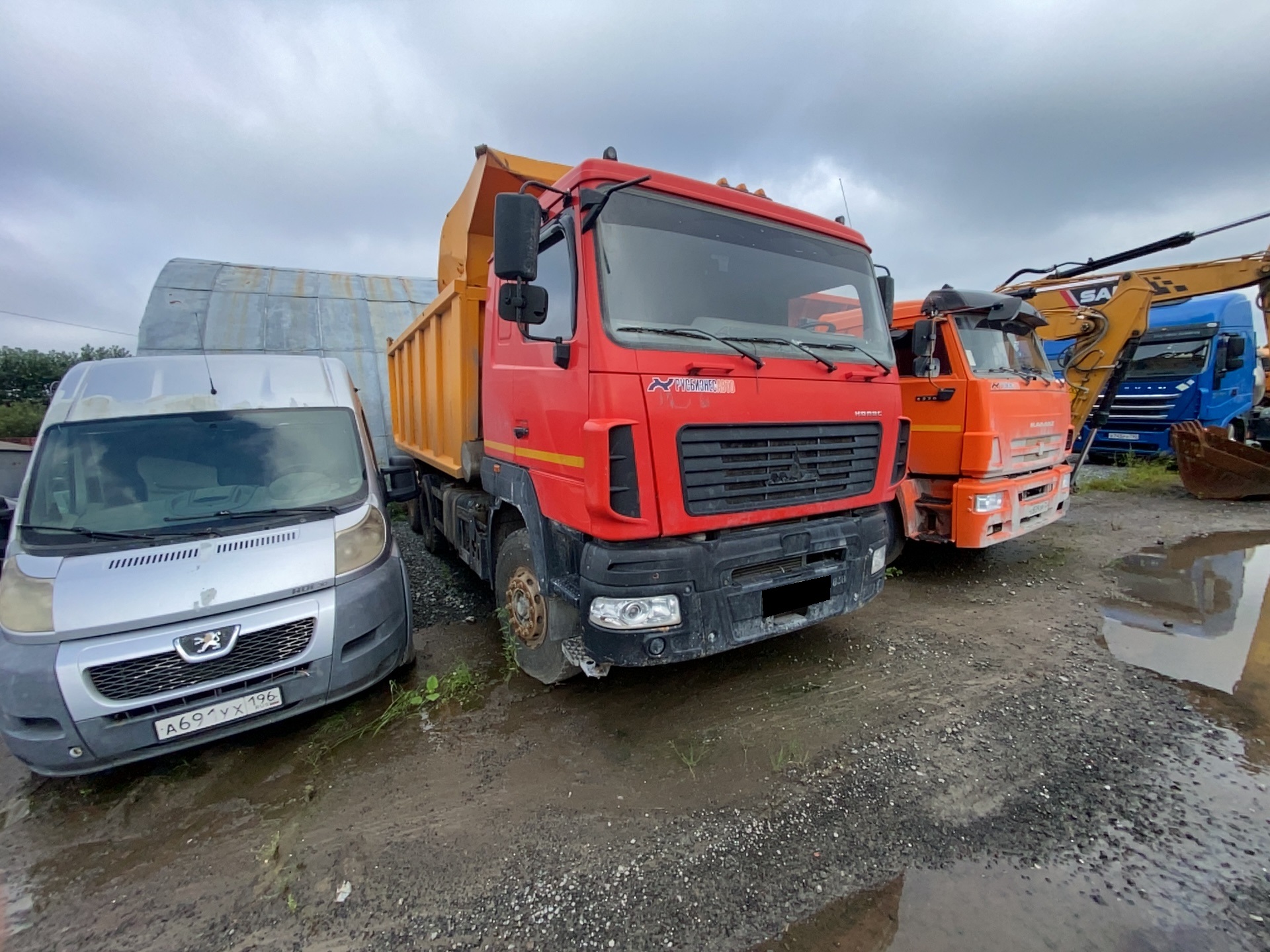 Самосвал МАЗ 650128