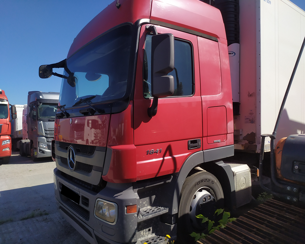 Тягач седельный Mercedes-Benz Actros (1841LS)
