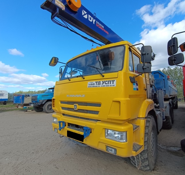 Тягач седельный КАМАЗ 43118-50 с КМУ DongYang SS2036