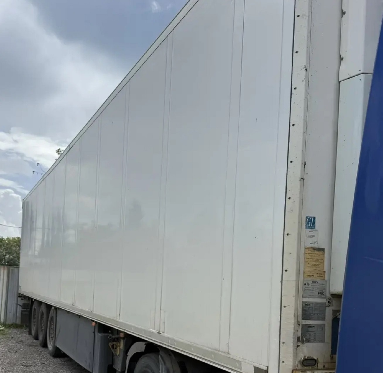 Полуприцеп-рефрижератор Schmitz Cargobull SKO 24