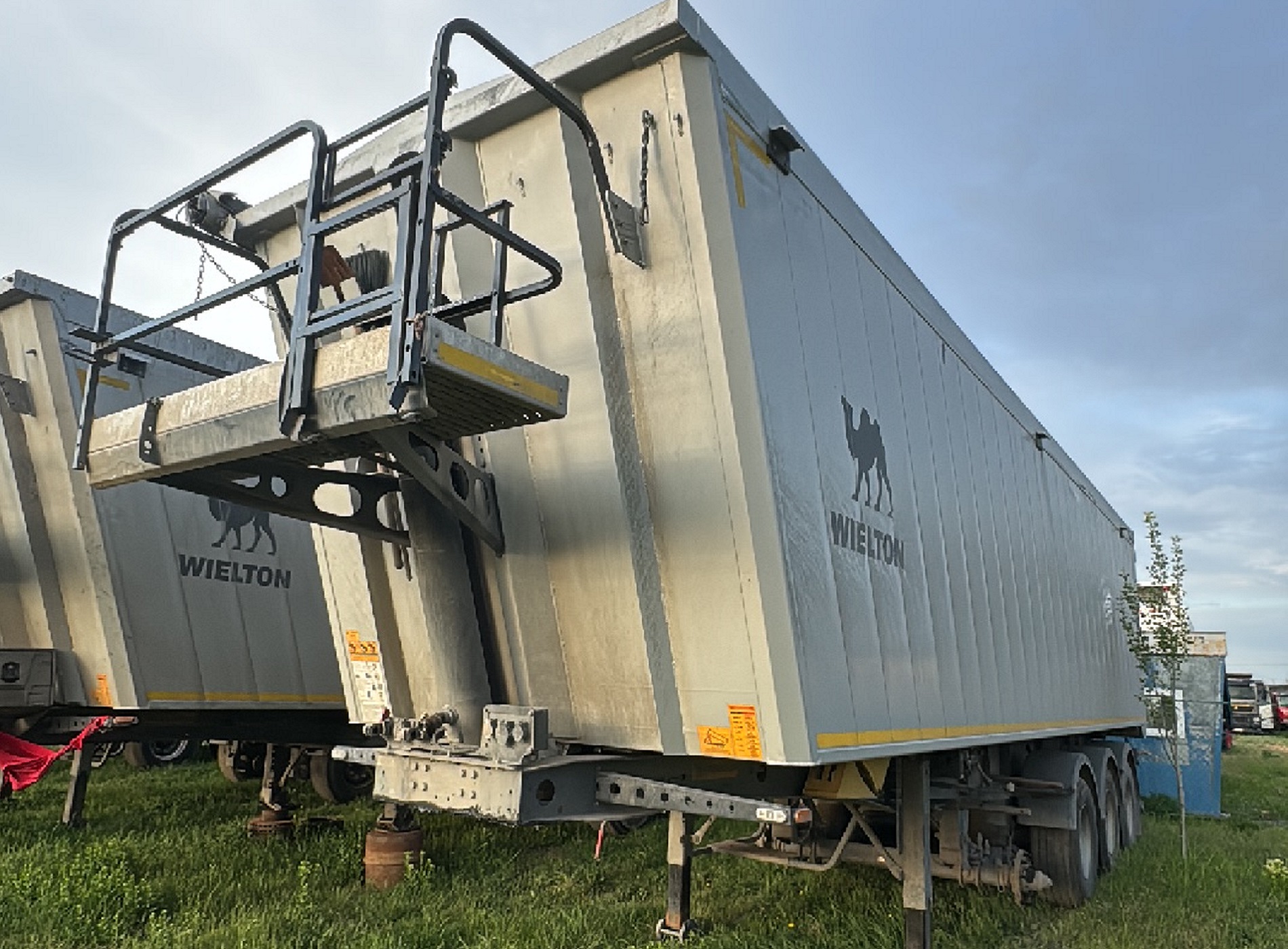 Полуприцеп-самосвал Wielton NW3A55SD