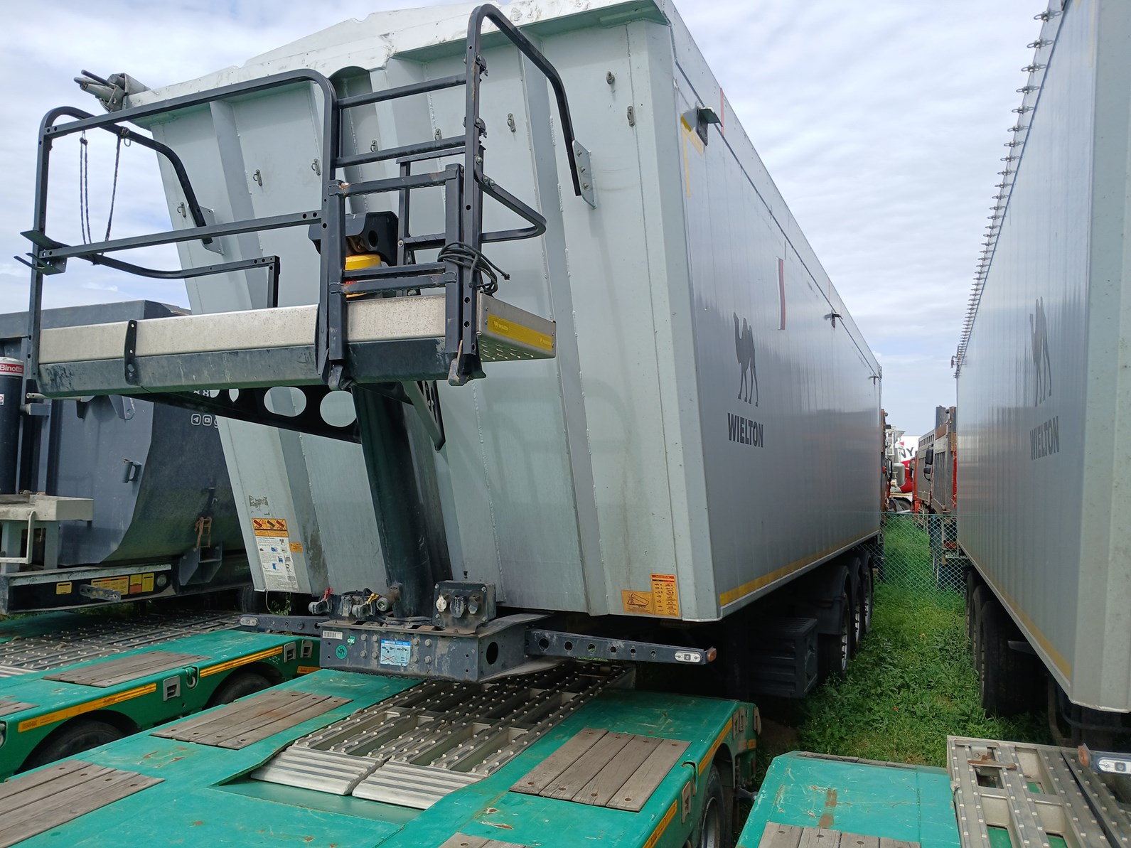 Полуприцеп-самосвал Wielton NW3A55SD