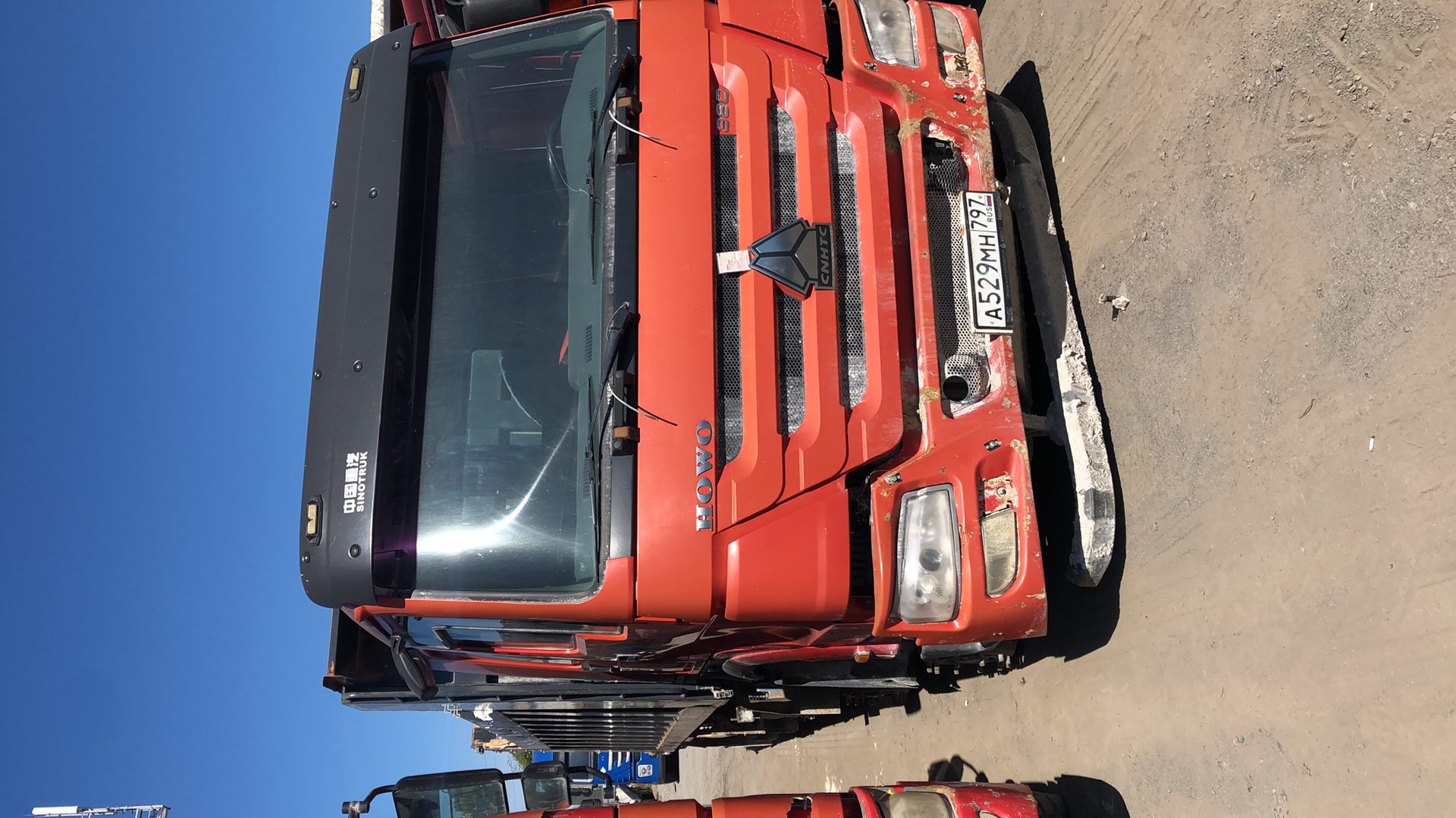 Самосвал HOWO ZZ3407S3867E