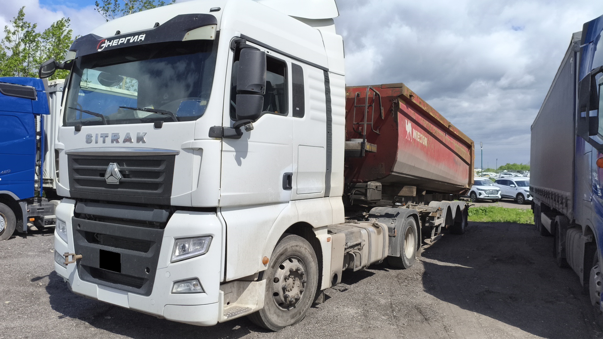 Тягач седельный Sitrak C7H (ZZ4186V361HE)