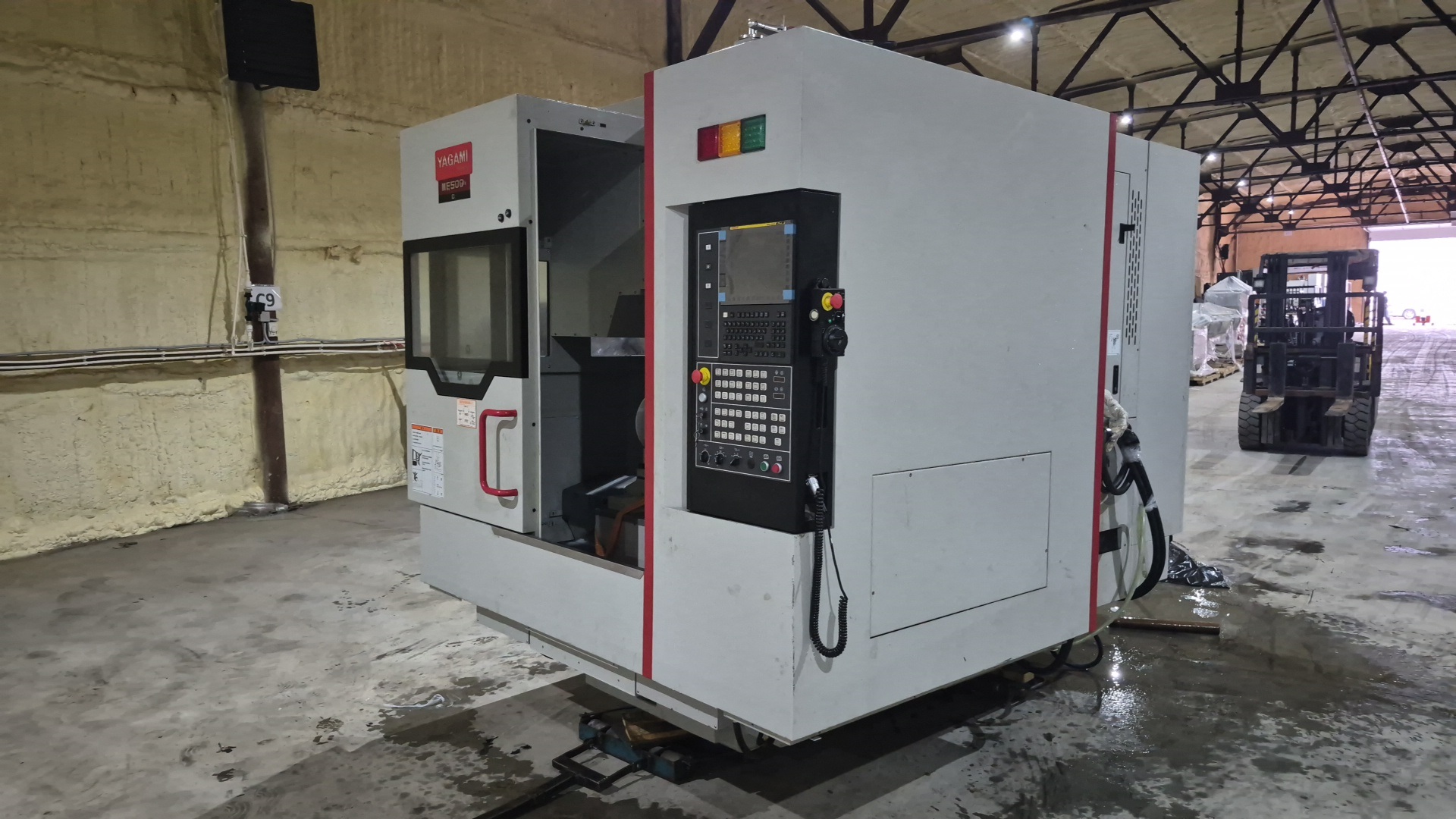 Вертикальный фрезерный центр Quaser MF500C 5-ти осевой