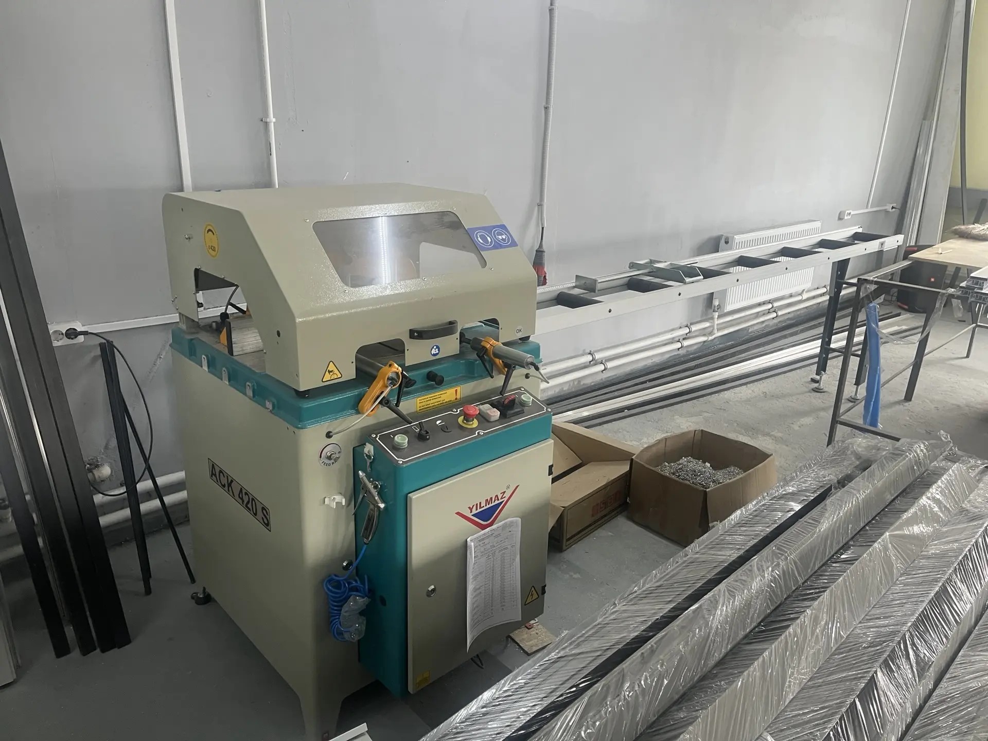 Одноголовочная пила с нижней подачей Yilmaz ACK-420 S