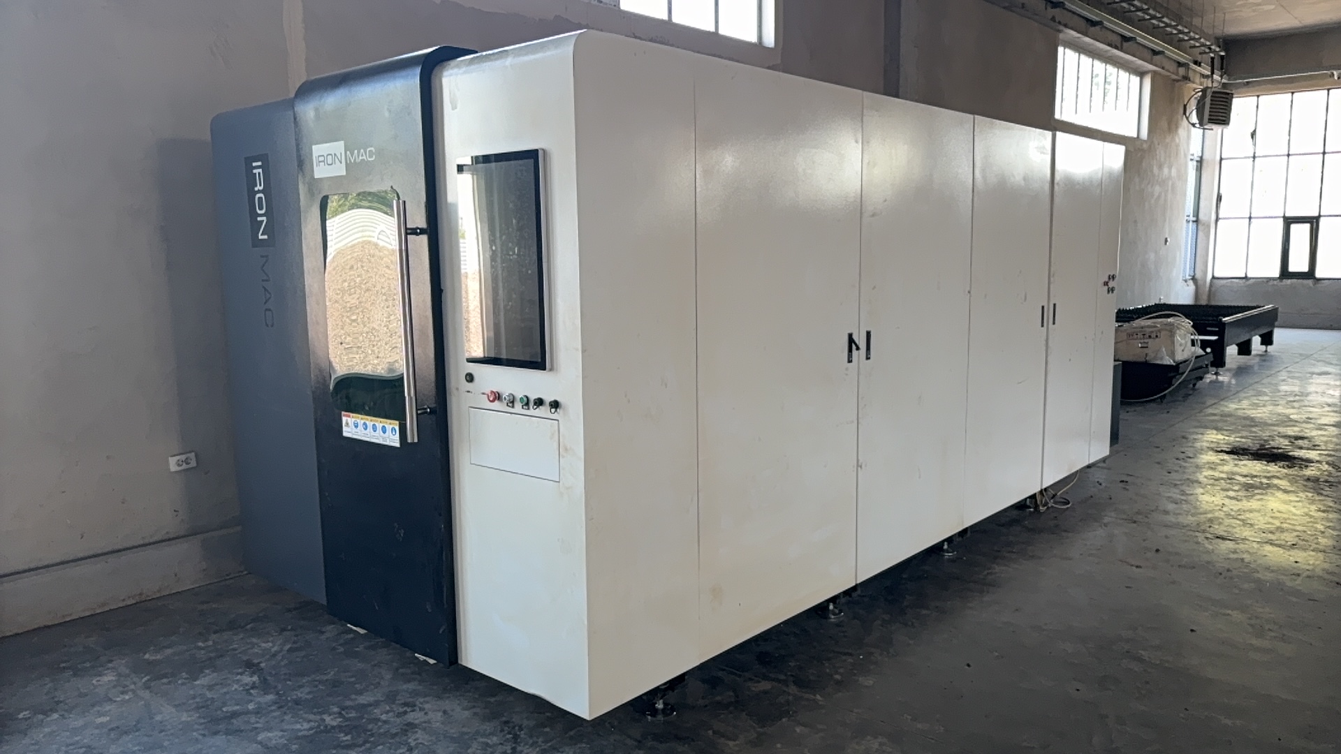 Оптоволоконный лазерный станок Ironmac 3015MK2 (1530Р RAYCUS 6000W)