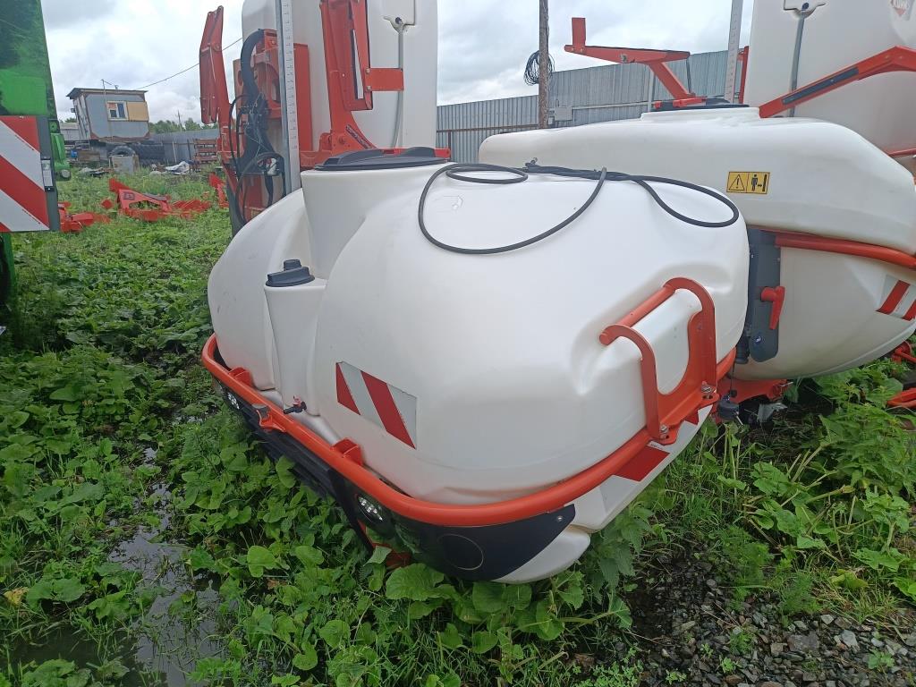 Навесной опрыскиватель Kuhn Altis 2000L